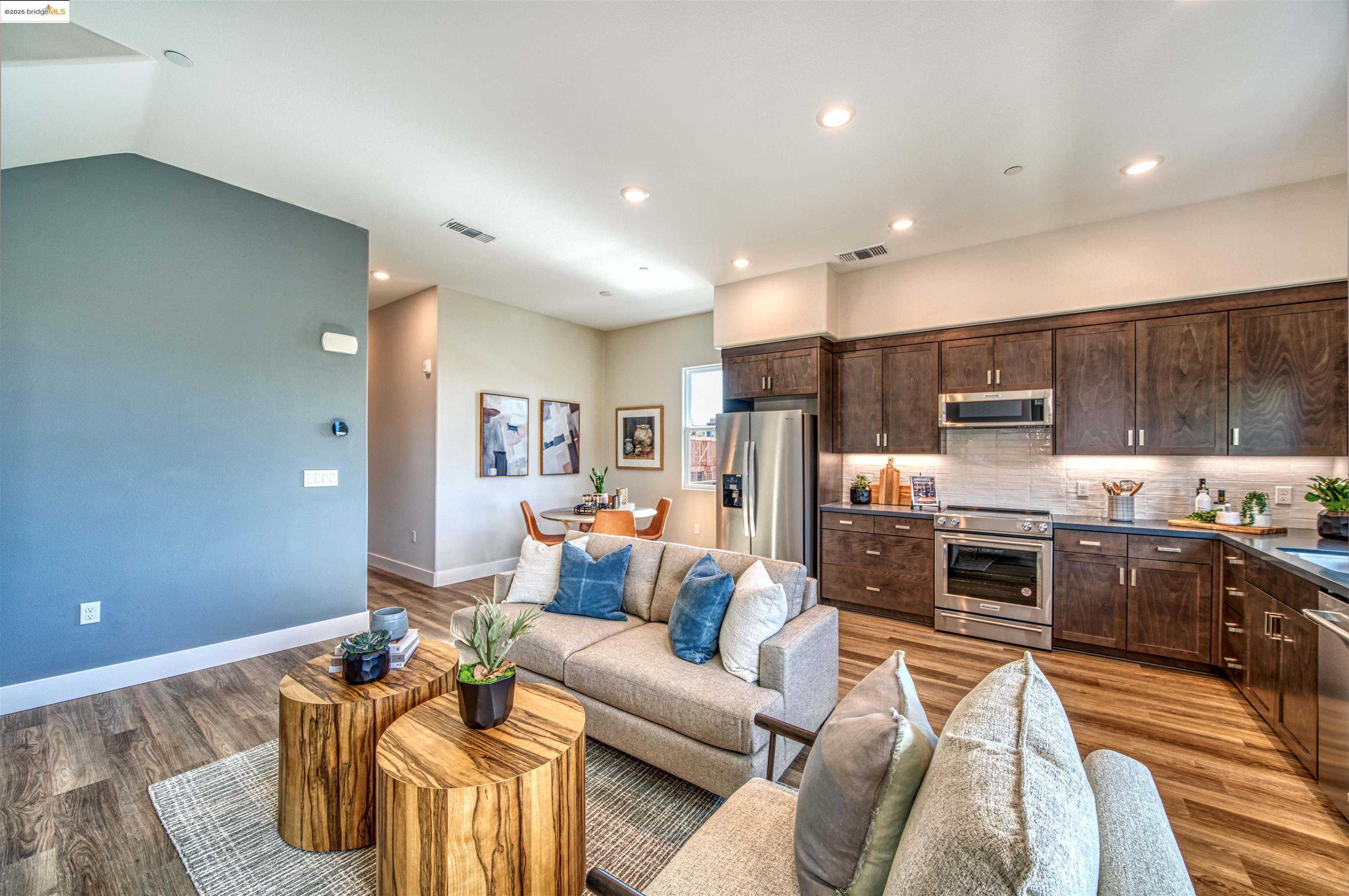 Photo #4: 41105357 Listing 