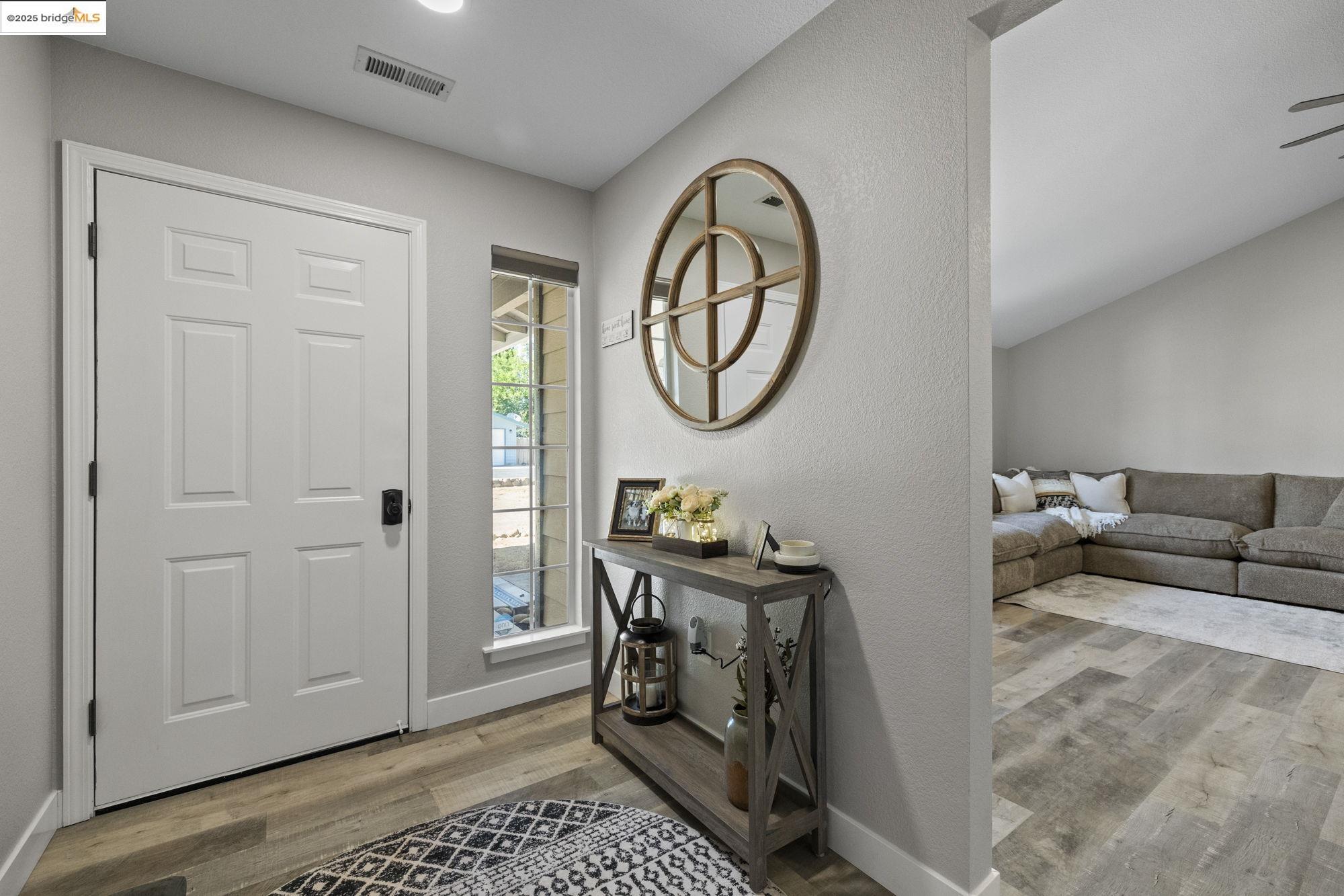 Detail Gallery Image 2 of 26 For 10855 Robinwood Ln, Sonora,  CA 95370 - 3 Beds | 2 Baths
