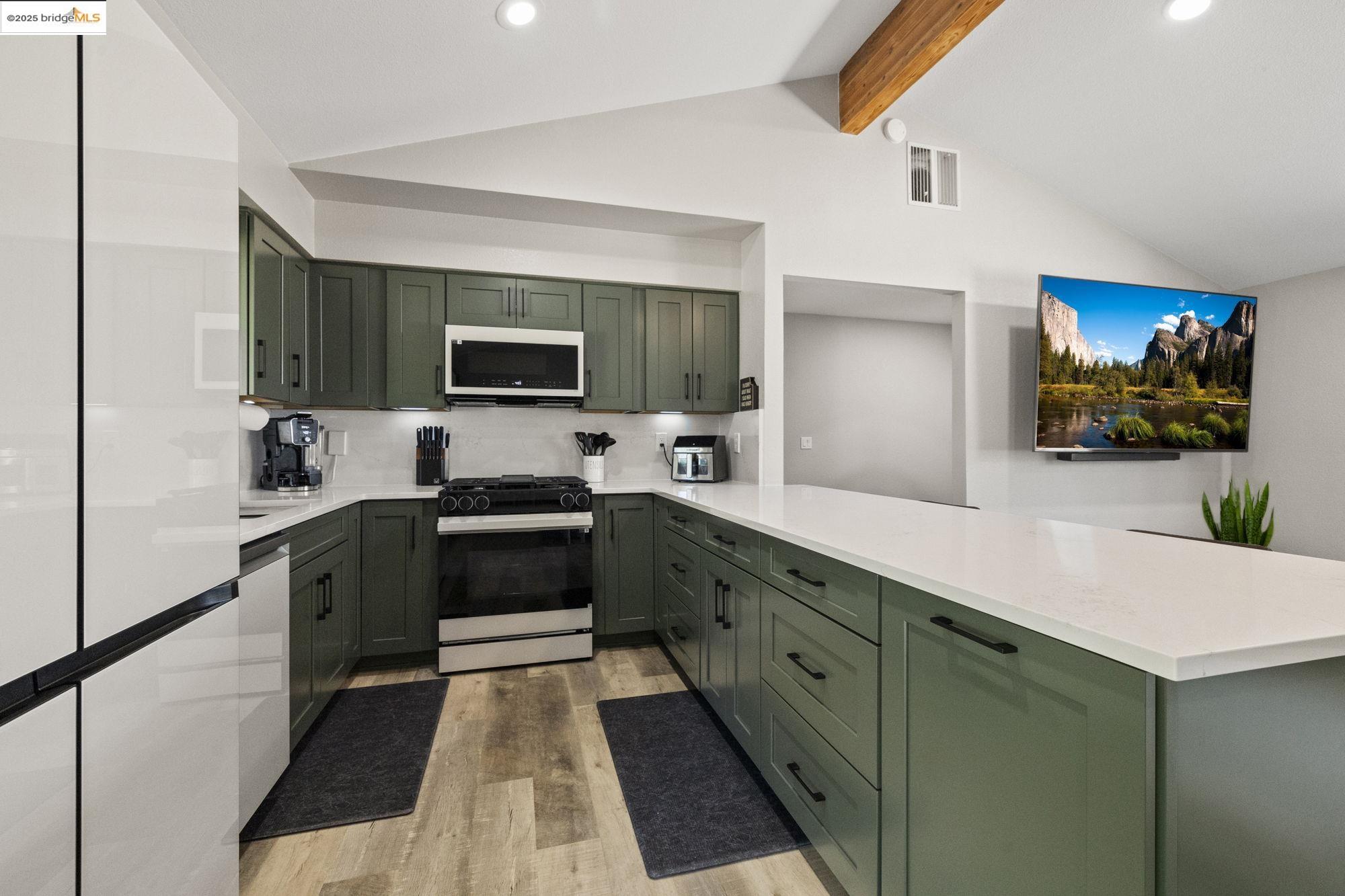 Detail Gallery Image 8 of 26 For 10855 Robinwood Ln, Sonora,  CA 95370 - 3 Beds | 2 Baths