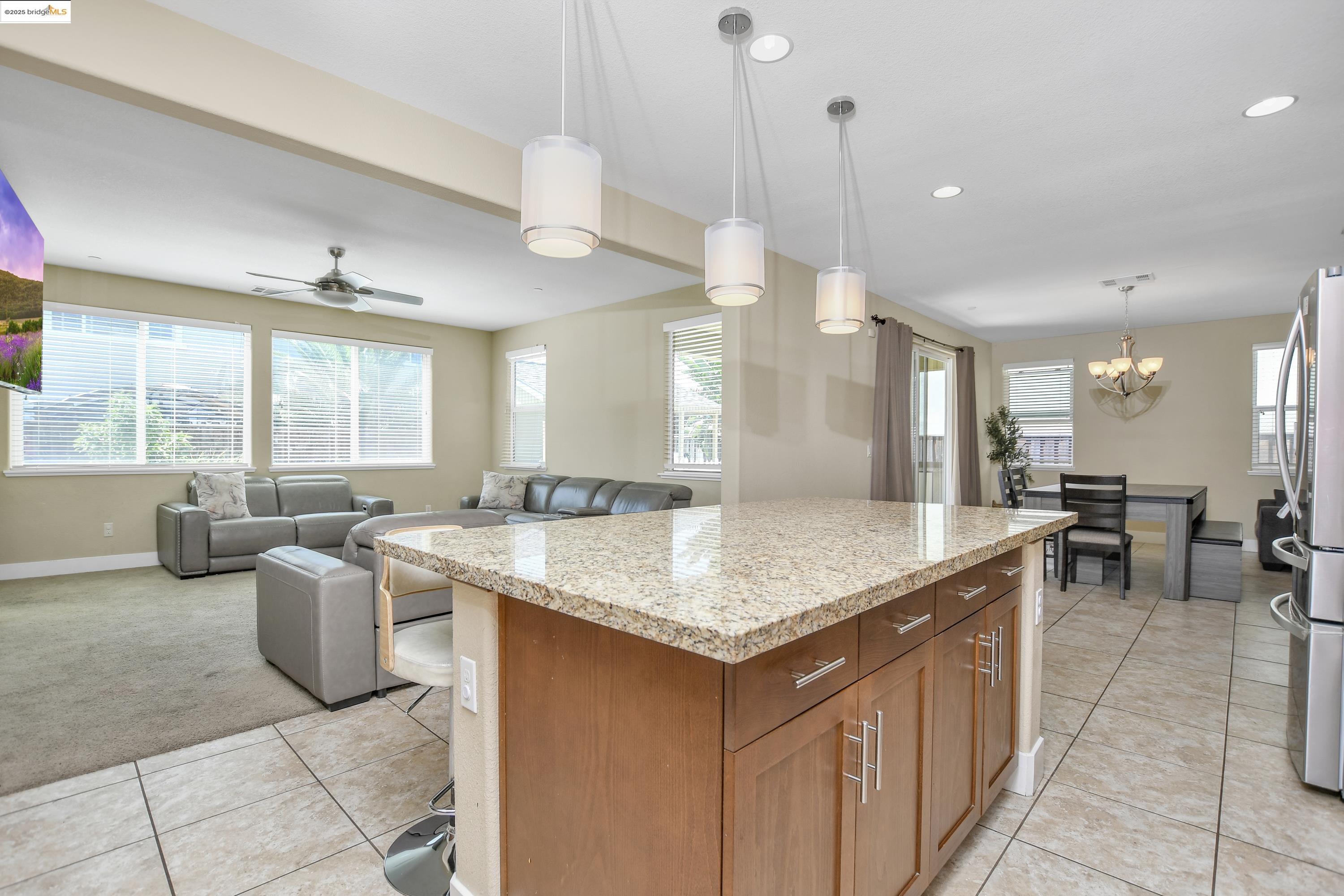 Detail Gallery Image 11 of 33 For 605 Brinwood Way, Oakley,  CA 94561 - 4 Beds | 3 Baths