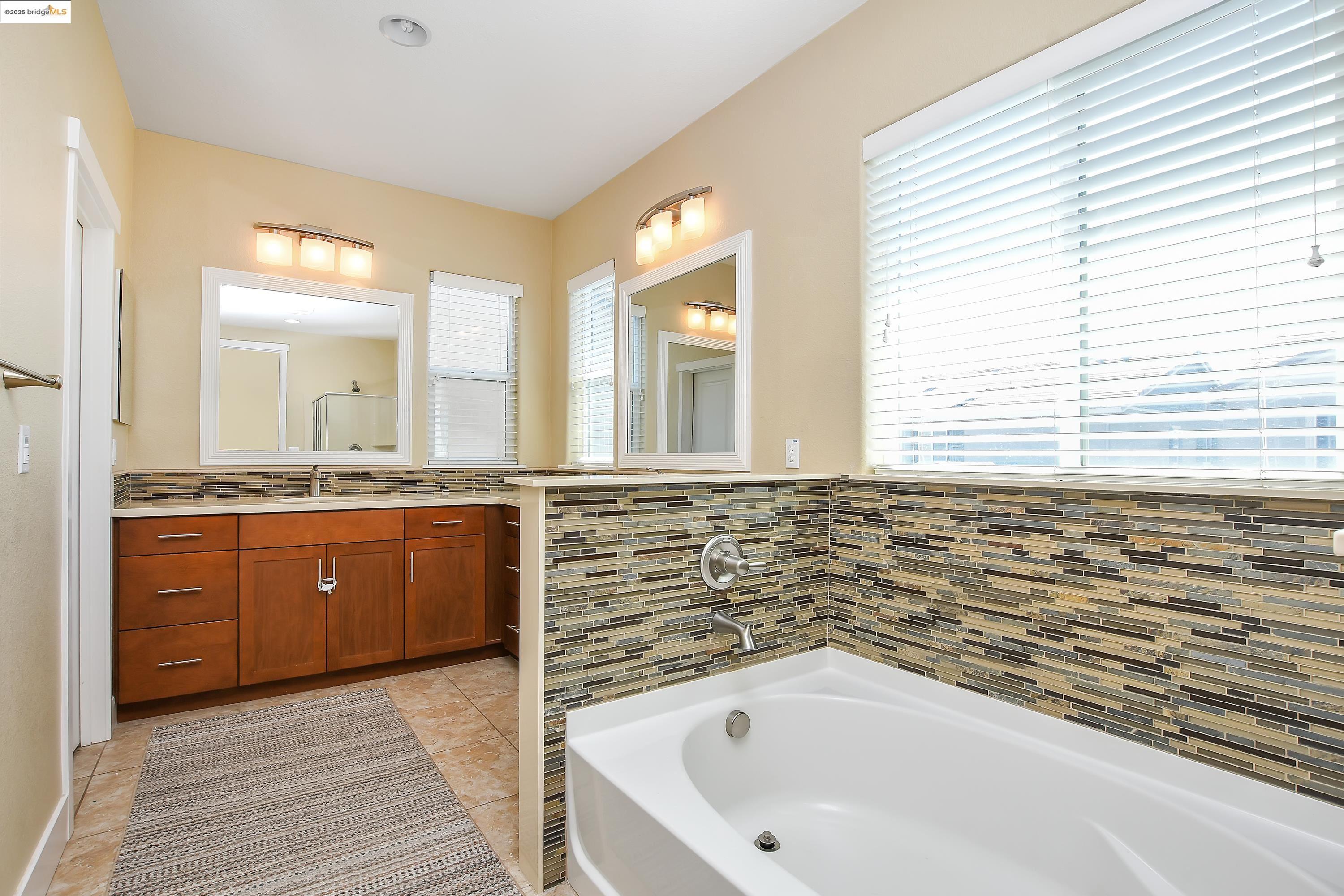 Detail Gallery Image 18 of 33 For 605 Brinwood Way, Oakley,  CA 94561 - 4 Beds | 3 Baths