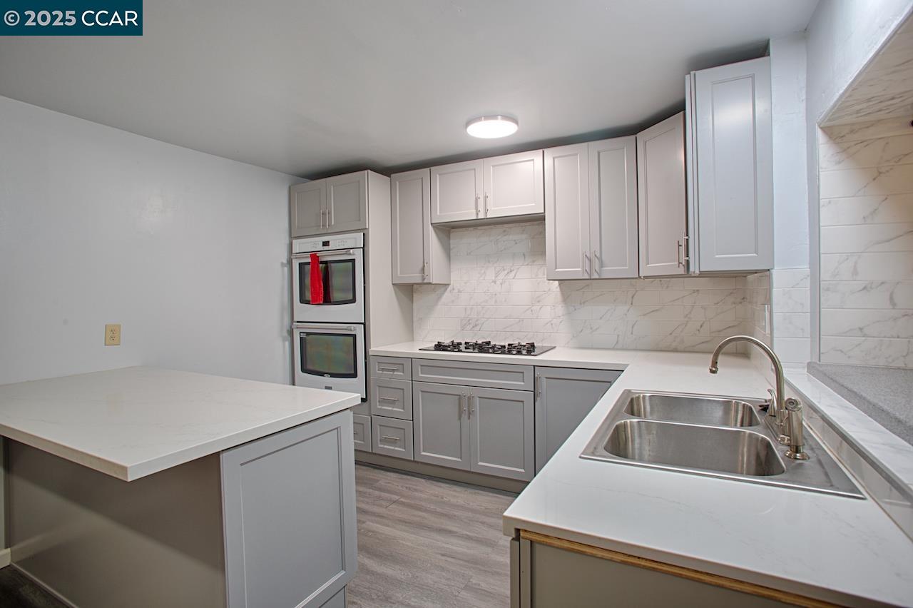 Detail Gallery Image 27 of 33 For 211 Vallecito Ln, Walnut Creek,  CA 94596 - 6 Beds | 4 Baths