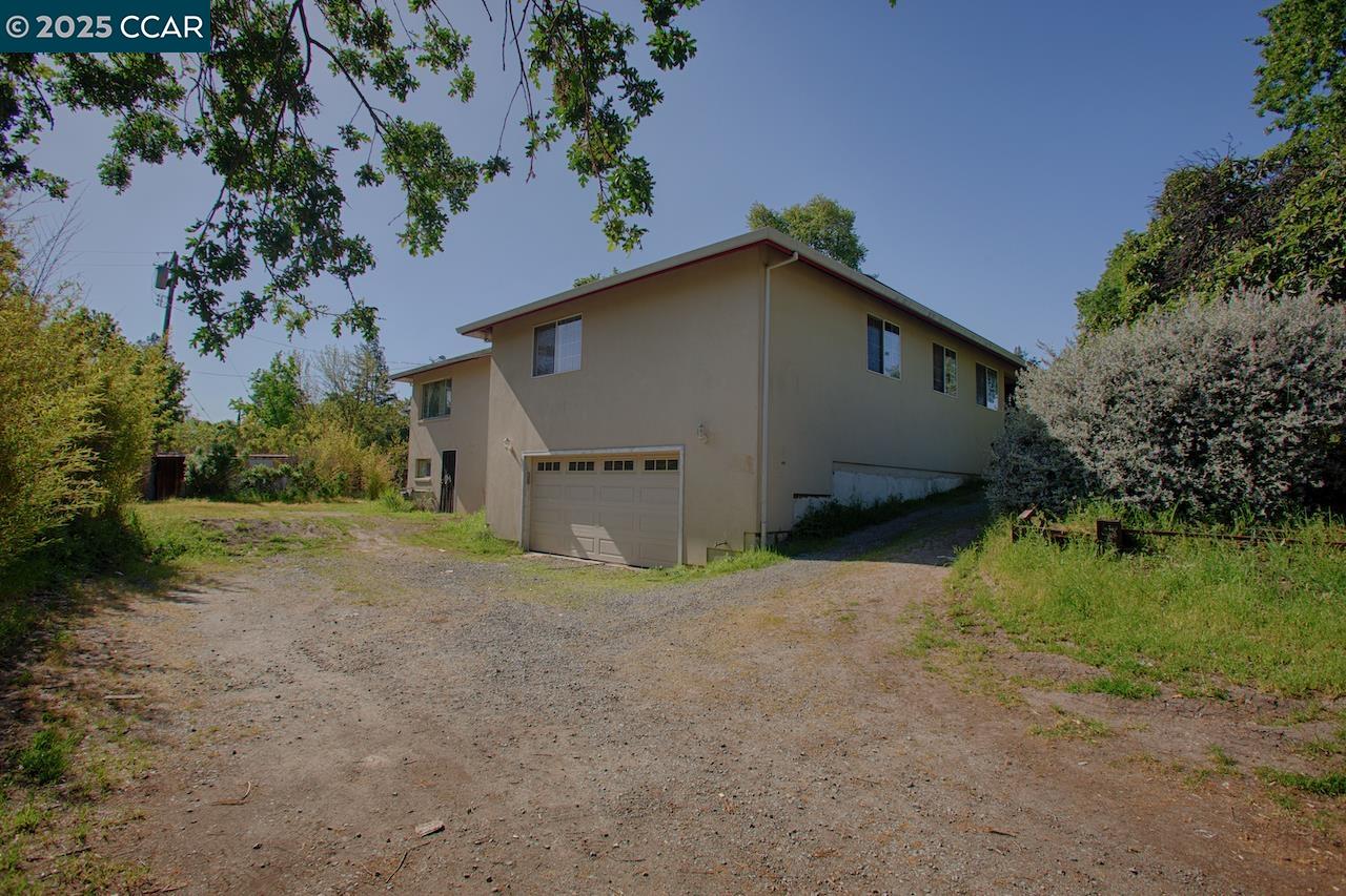 Detail Gallery Image 9 of 33 For 211 Vallecito Ln, Walnut Creek,  CA 94596 - 6 Beds | 4 Baths