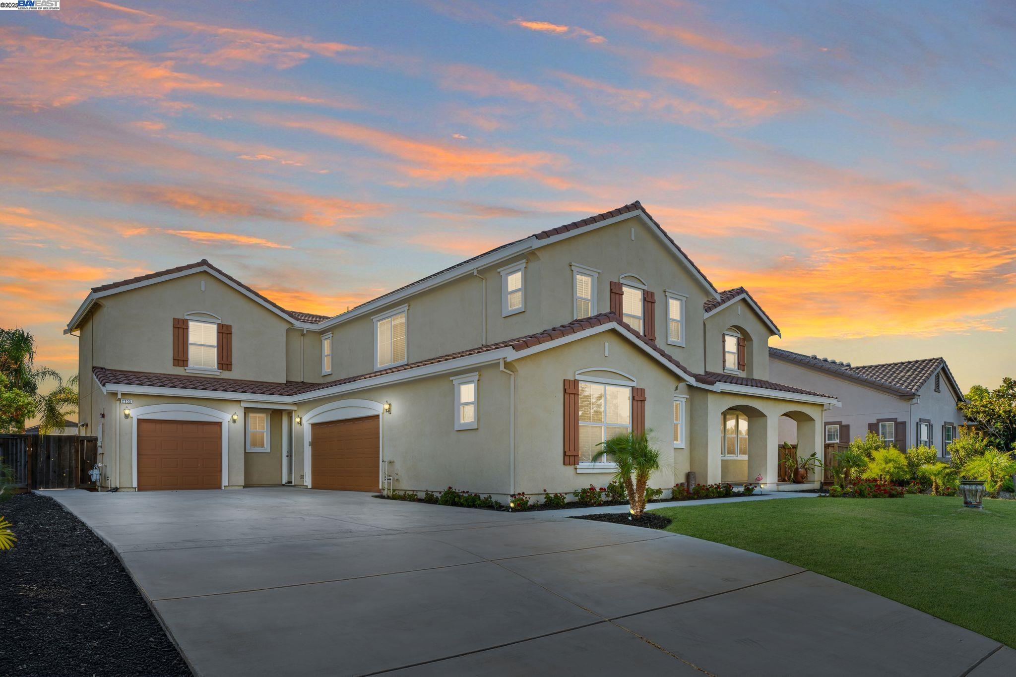 Detail Gallery Image 1 of 27 For 2255 Sugarloaf Ct, Brentwood,  CA 94513 - 6 Beds | 4 Baths