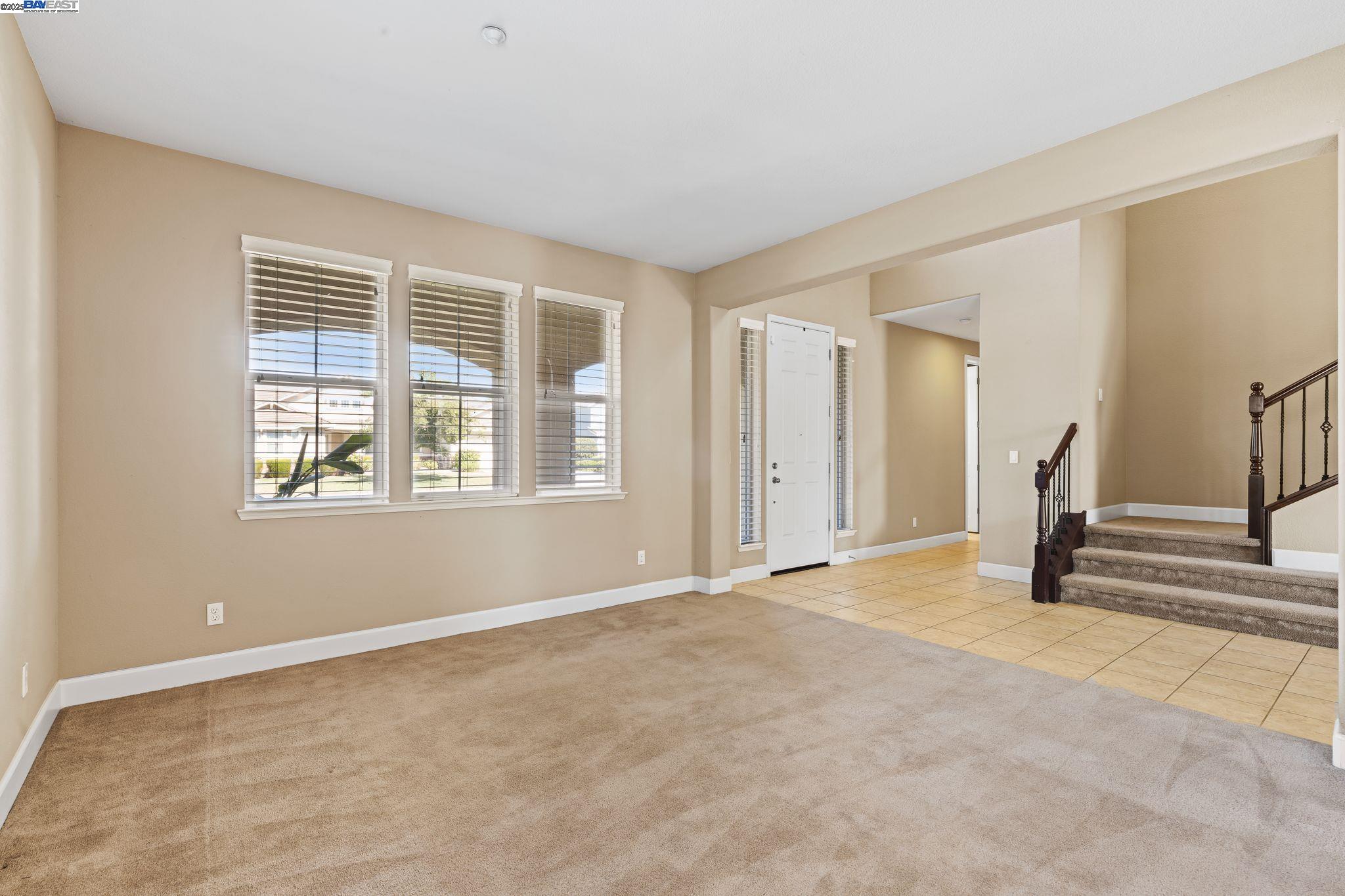 Detail Gallery Image 5 of 27 For 2255 Sugarloaf Ct, Brentwood,  CA 94513 - 6 Beds | 4 Baths