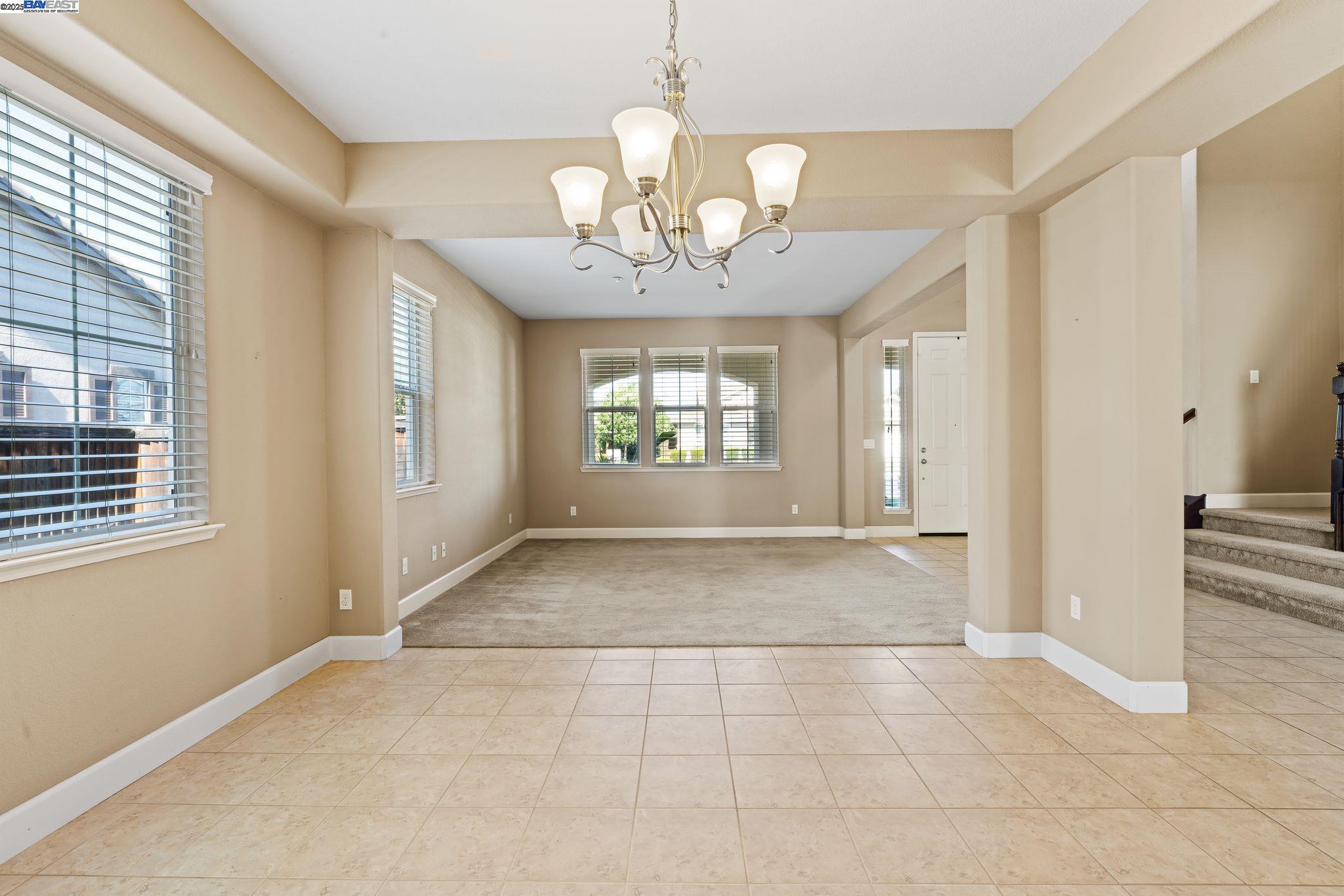 Detail Gallery Image 6 of 27 For 2255 Sugarloaf Ct, Brentwood,  CA 94513 - 6 Beds | 4 Baths