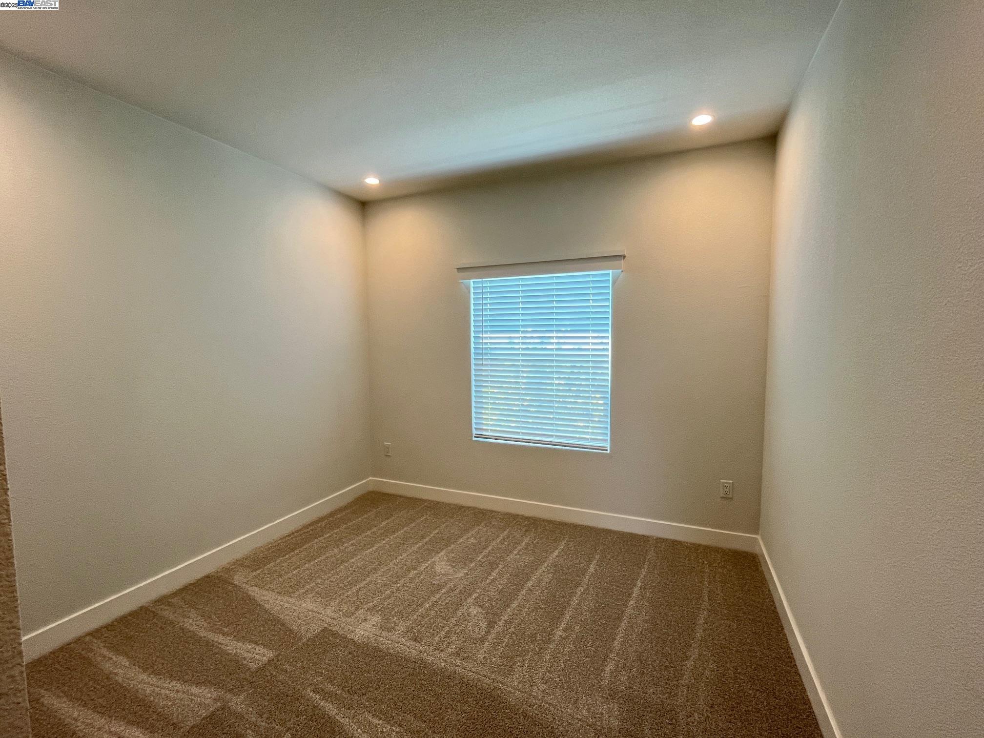 Detail Gallery Image 9 of 24 For 1587 Delemos Ave, Hayward,  CA 94544 - 3 Beds | 2 Baths