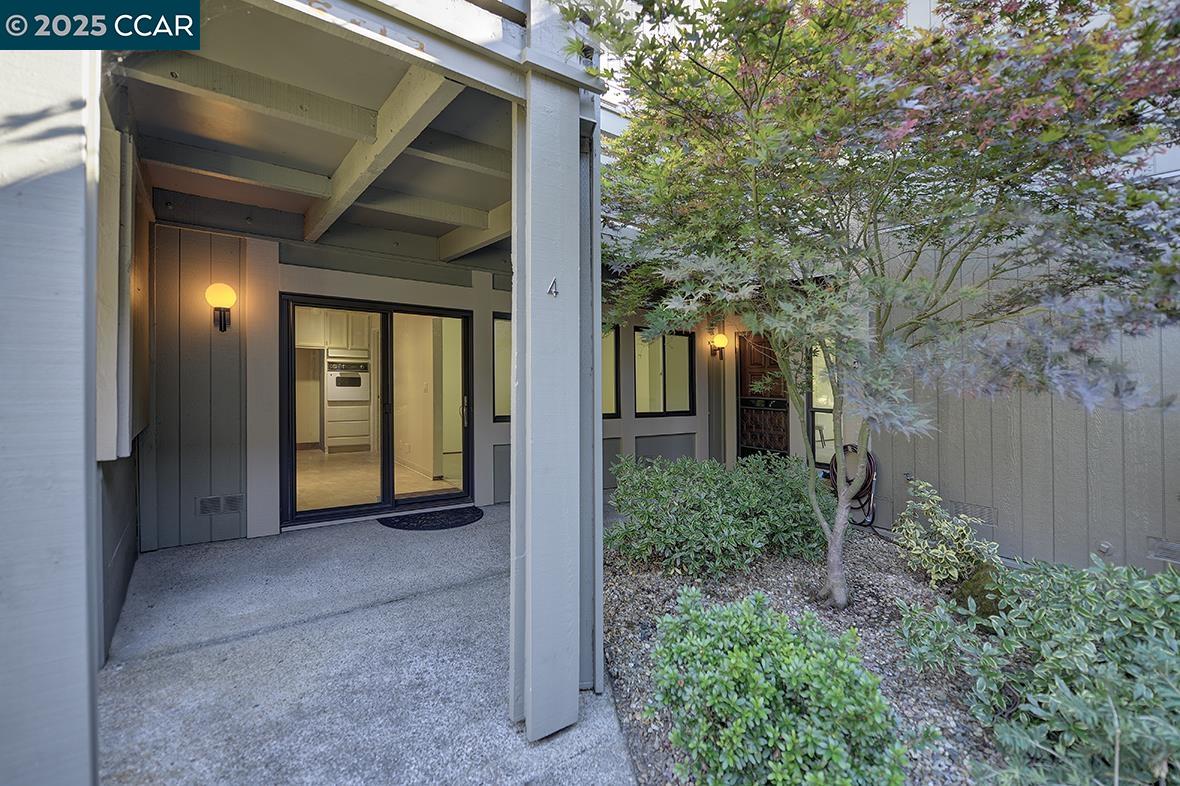 Detail Gallery Image 3 of 45 For 600 Terra California Dr #4,  Walnut Creek,  CA 94595 - 2 Beds | 2 Baths