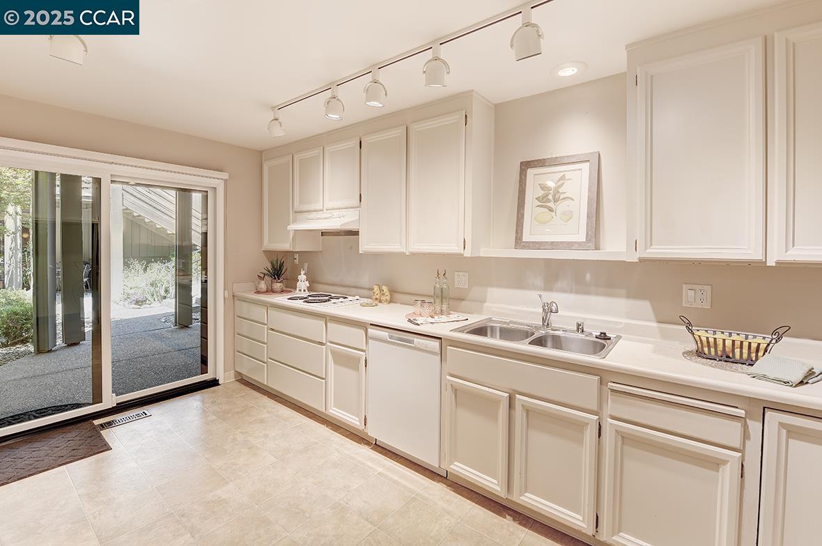 Detail Gallery Image 23 of 45 For 600 Terra California Dr #4,  Walnut Creek,  CA 94595 - 2 Beds | 2 Baths