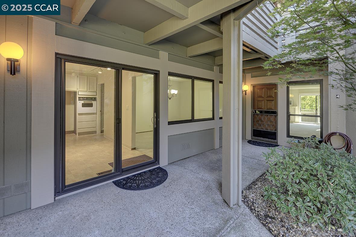 Detail Gallery Image 4 of 45 For 600 Terra California Dr #4,  Walnut Creek,  CA 94595 - 2 Beds | 2 Baths