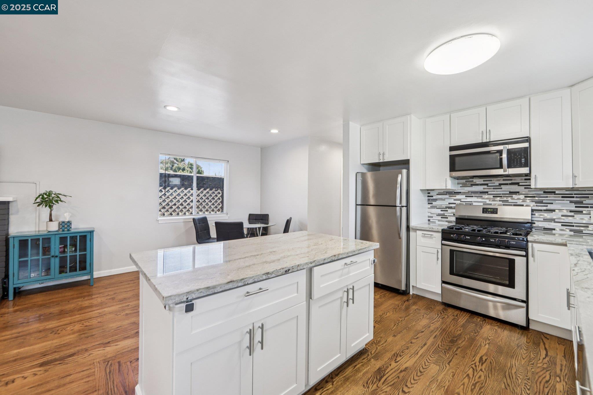 Detail Gallery Image 12 of 41 For 2110 Hellings Avenue, Richmond,  CA 94801 - 3 Beds | 2 Baths