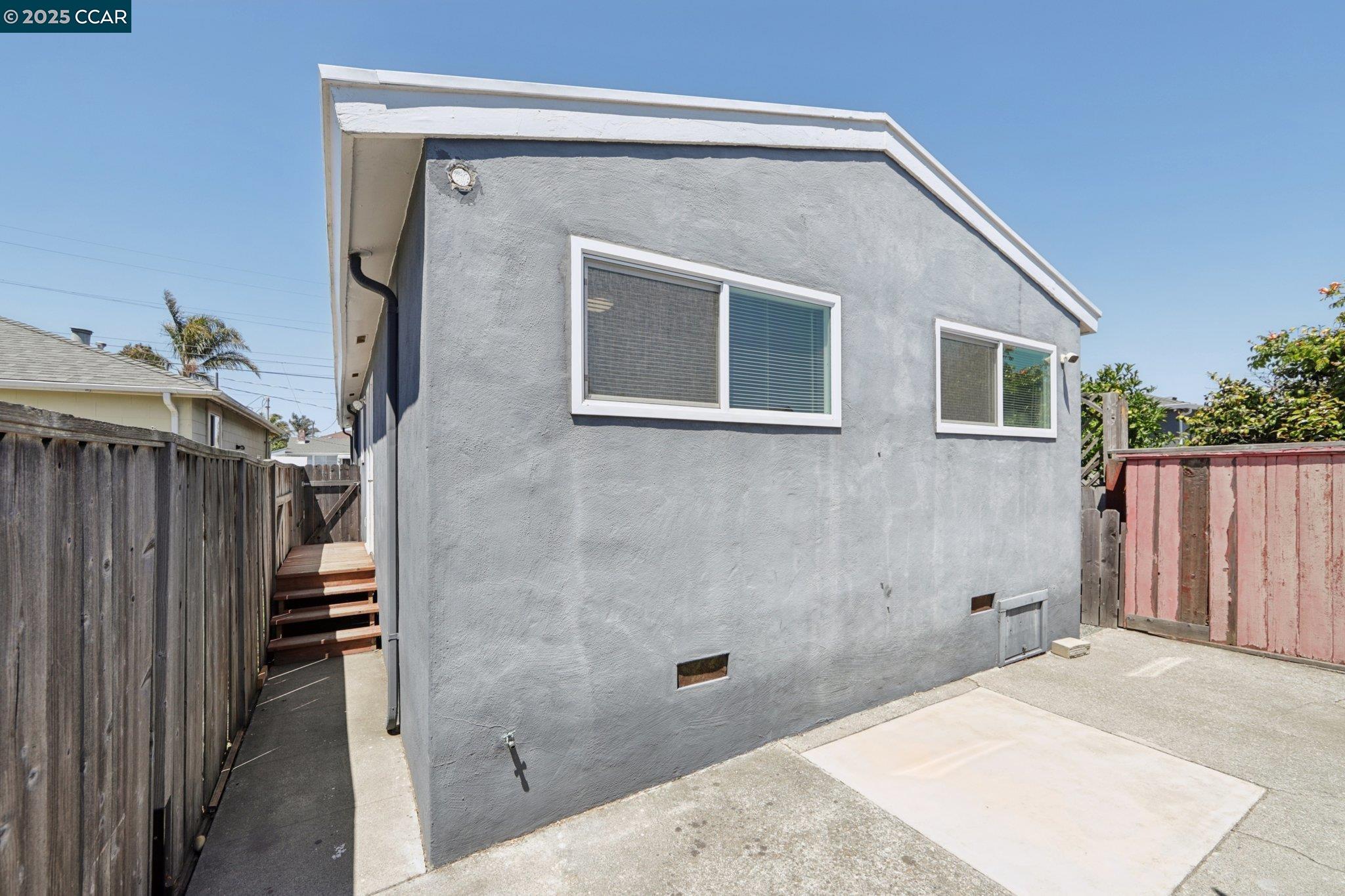 Detail Gallery Image 26 of 41 For 2110 Hellings Avenue, Richmond,  CA 94801 - 3 Beds | 2 Baths
