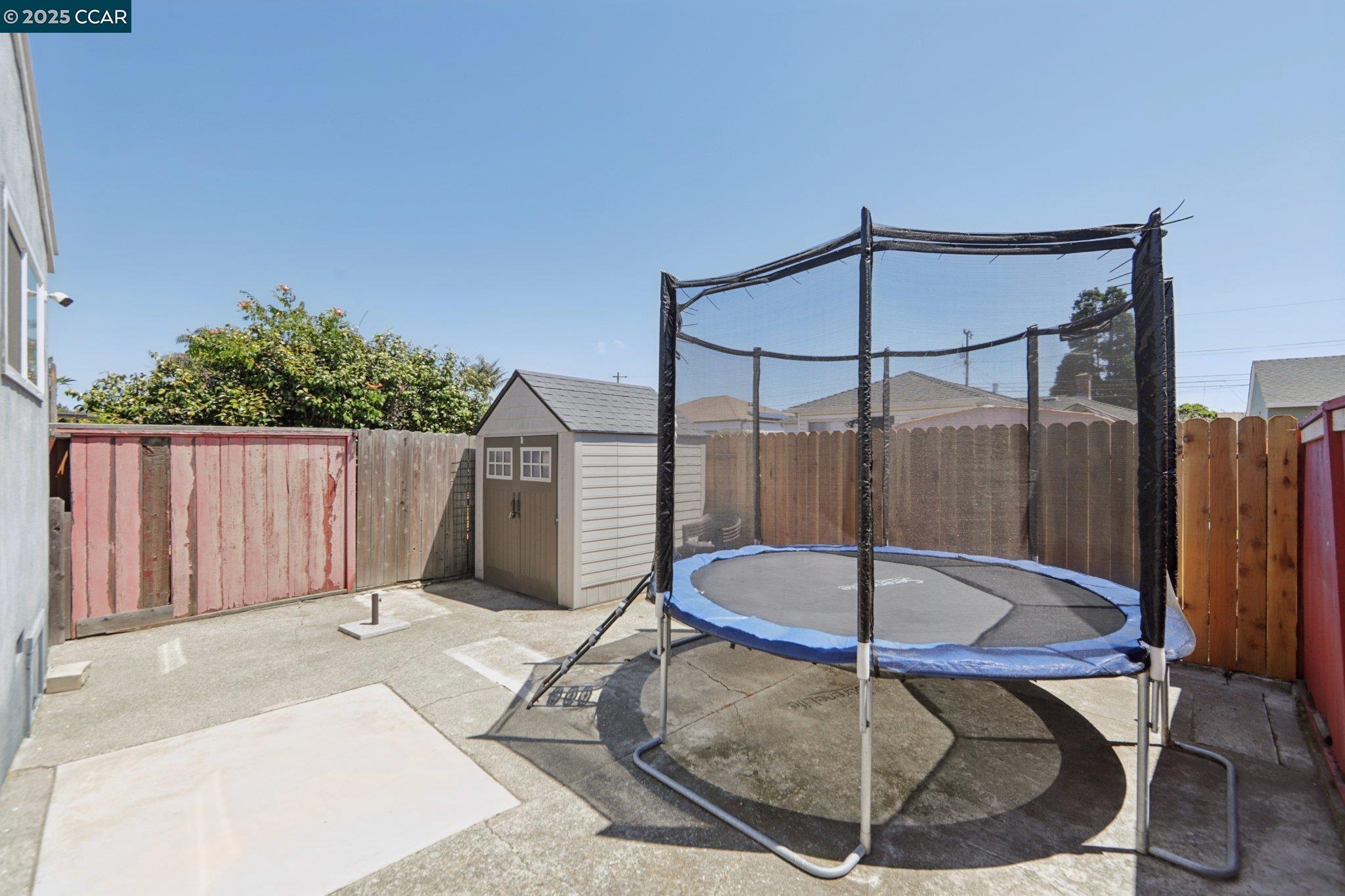 Detail Gallery Image 27 of 41 For 2110 Hellings Avenue, Richmond,  CA 94801 - 3 Beds | 2 Baths