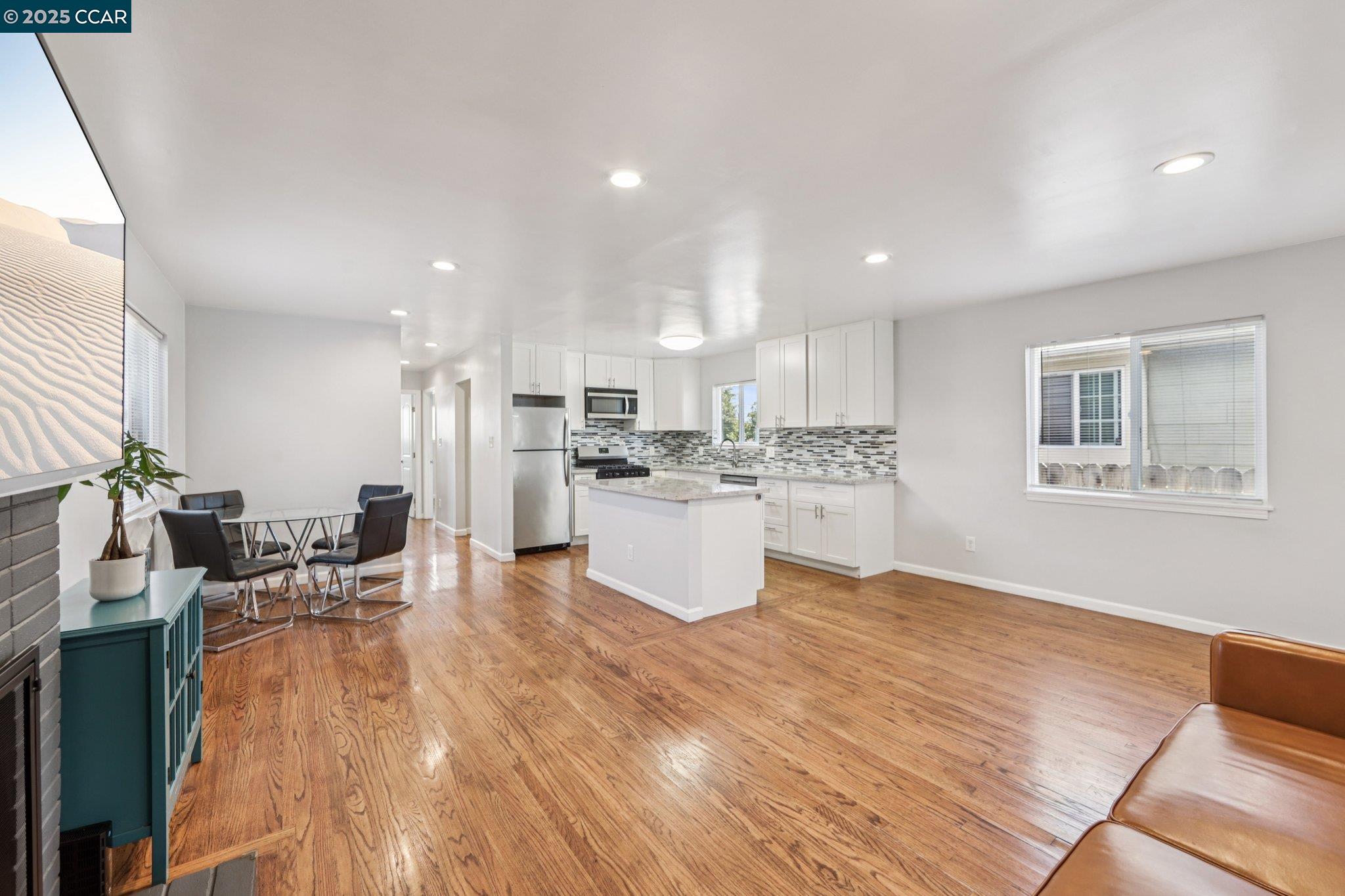 Detail Gallery Image 5 of 41 For 2110 Hellings Avenue, Richmond,  CA 94801 - 3 Beds | 2 Baths