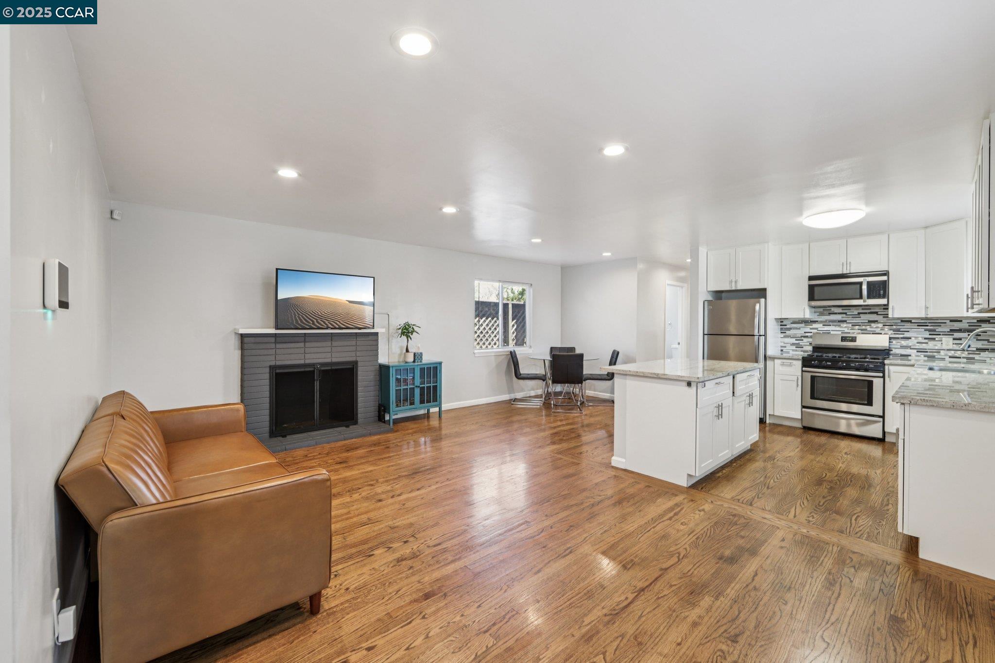 Detail Gallery Image 8 of 41 For 2110 Hellings Avenue, Richmond,  CA 94801 - 3 Beds | 2 Baths