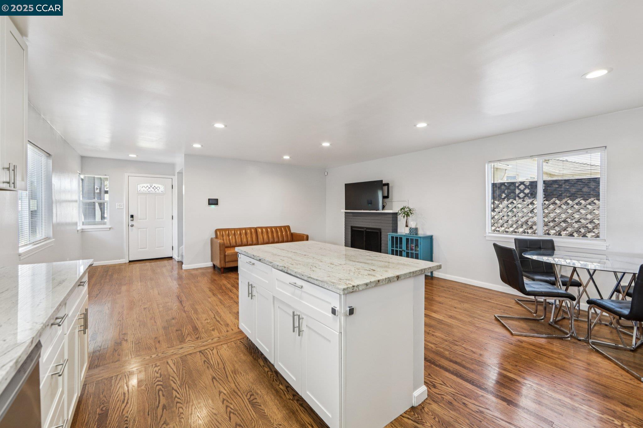 Detail Gallery Image 10 of 41 For 2110 Hellings Avenue, Richmond,  CA 94801 - 3 Beds | 2 Baths