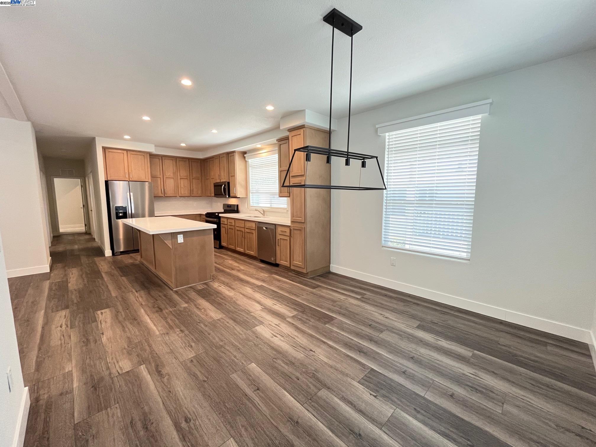 Detail Gallery Image 10 of 26 For 28882 Miranda St., Hayward,  CA 94544 - 3 Beds | 2 Baths