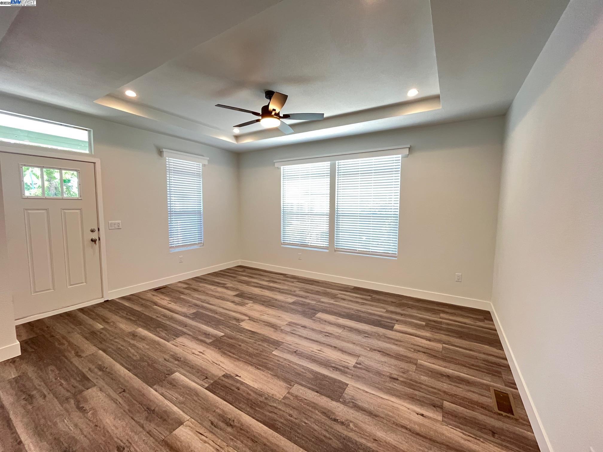Detail Gallery Image 7 of 26 For 28882 Miranda St., Hayward,  CA 94544 - 3 Beds | 2 Baths