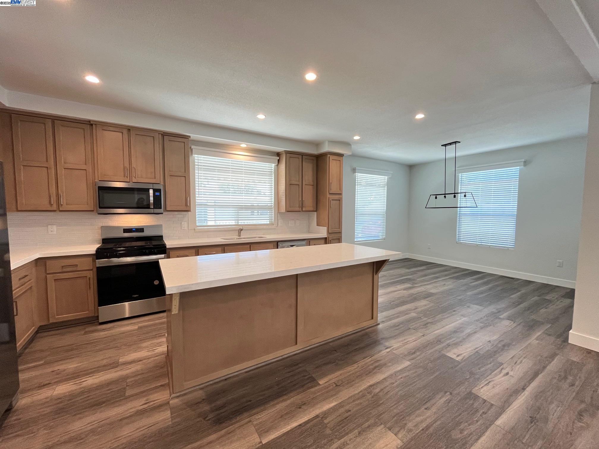 Detail Gallery Image 9 of 26 For 28882 Miranda St., Hayward,  CA 94544 - 3 Beds | 2 Baths