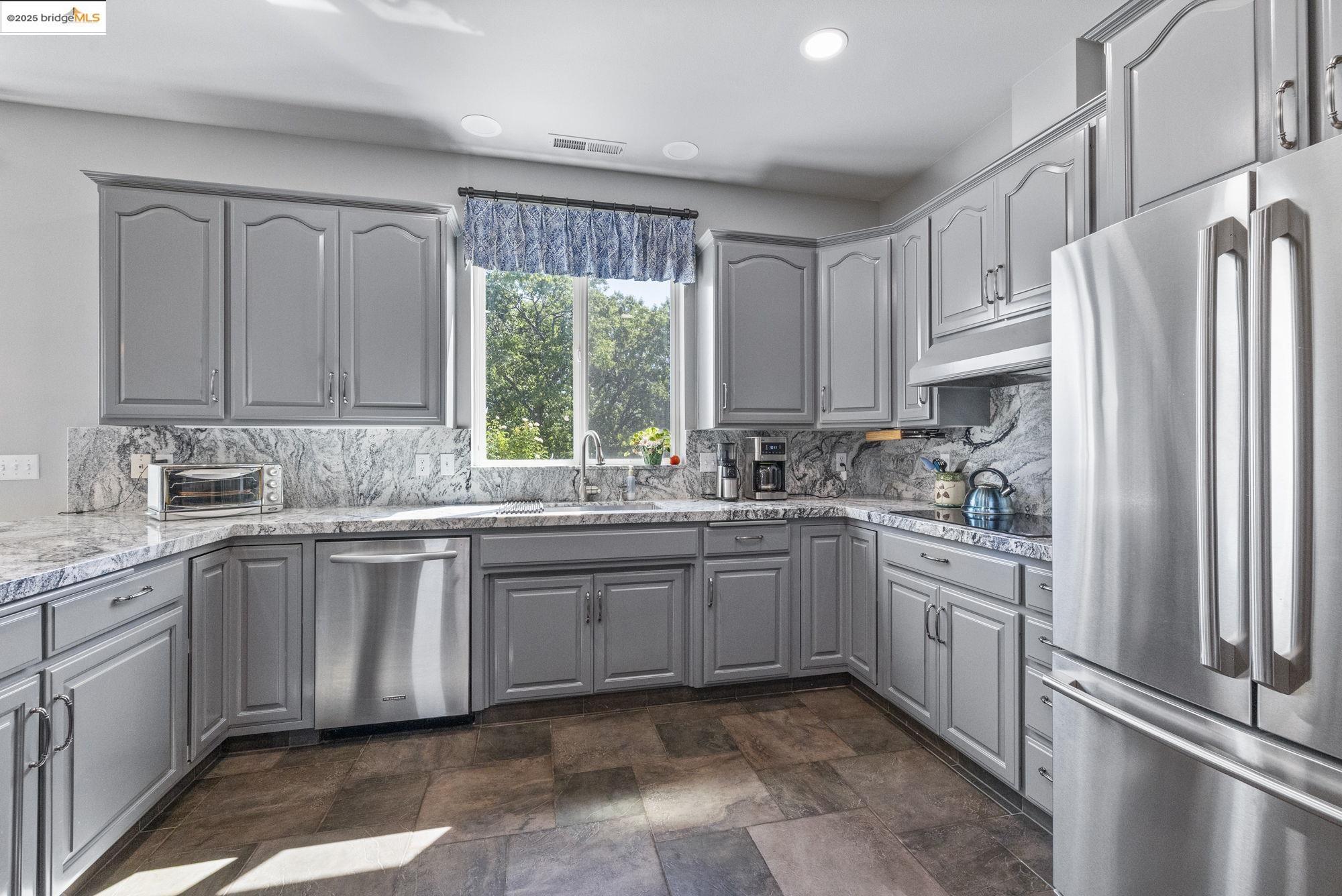 Detail Gallery Image 11 of 55 For 16280 Stine Ct., Sonora,  CA 95370 - 3 Beds | 2/1 Baths