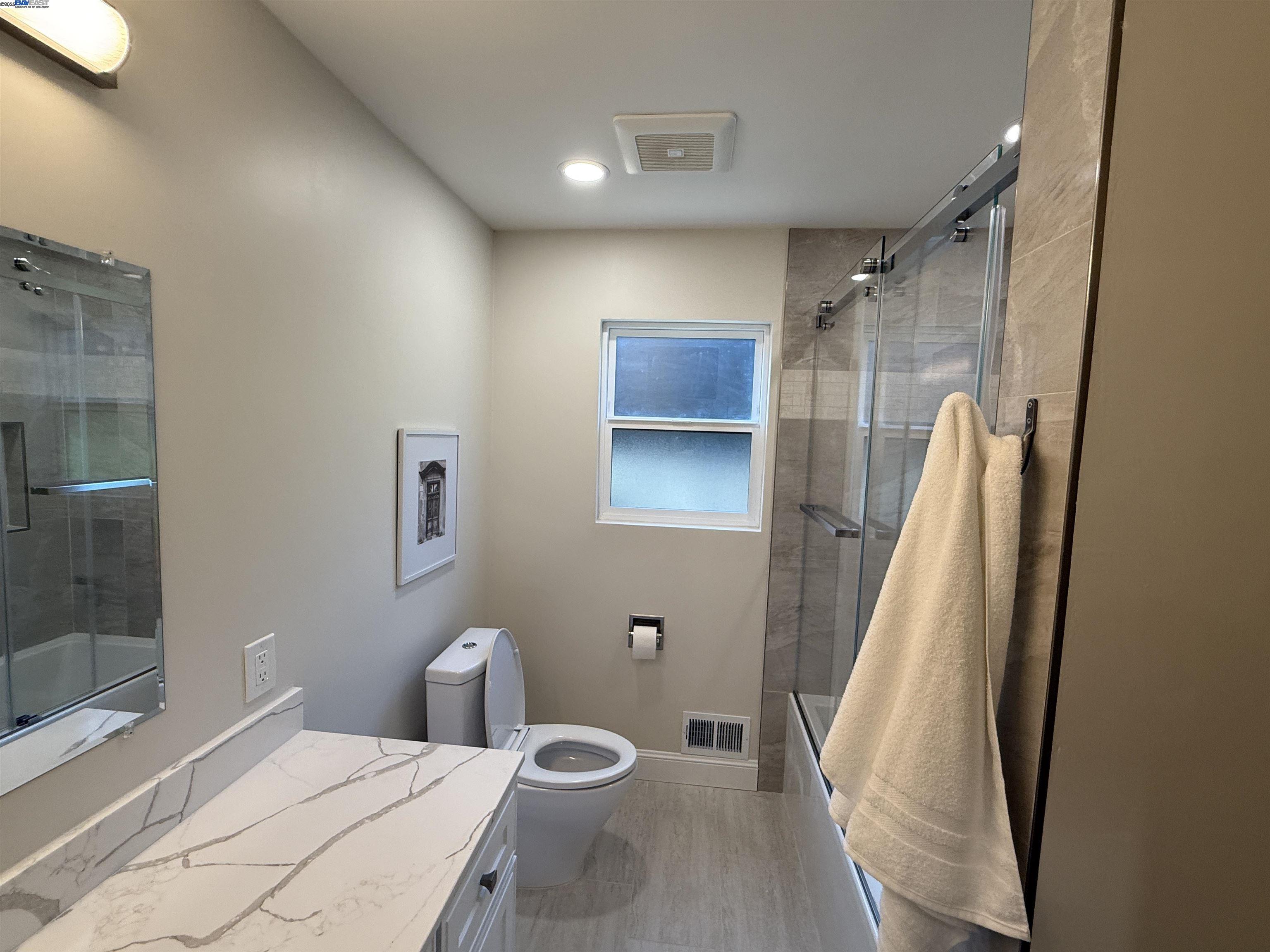 Detail Gallery Image 13 of 37 For 174 Town and Country Dr, Danville,  CA 94526 - 5 Beds | 2/1 Baths