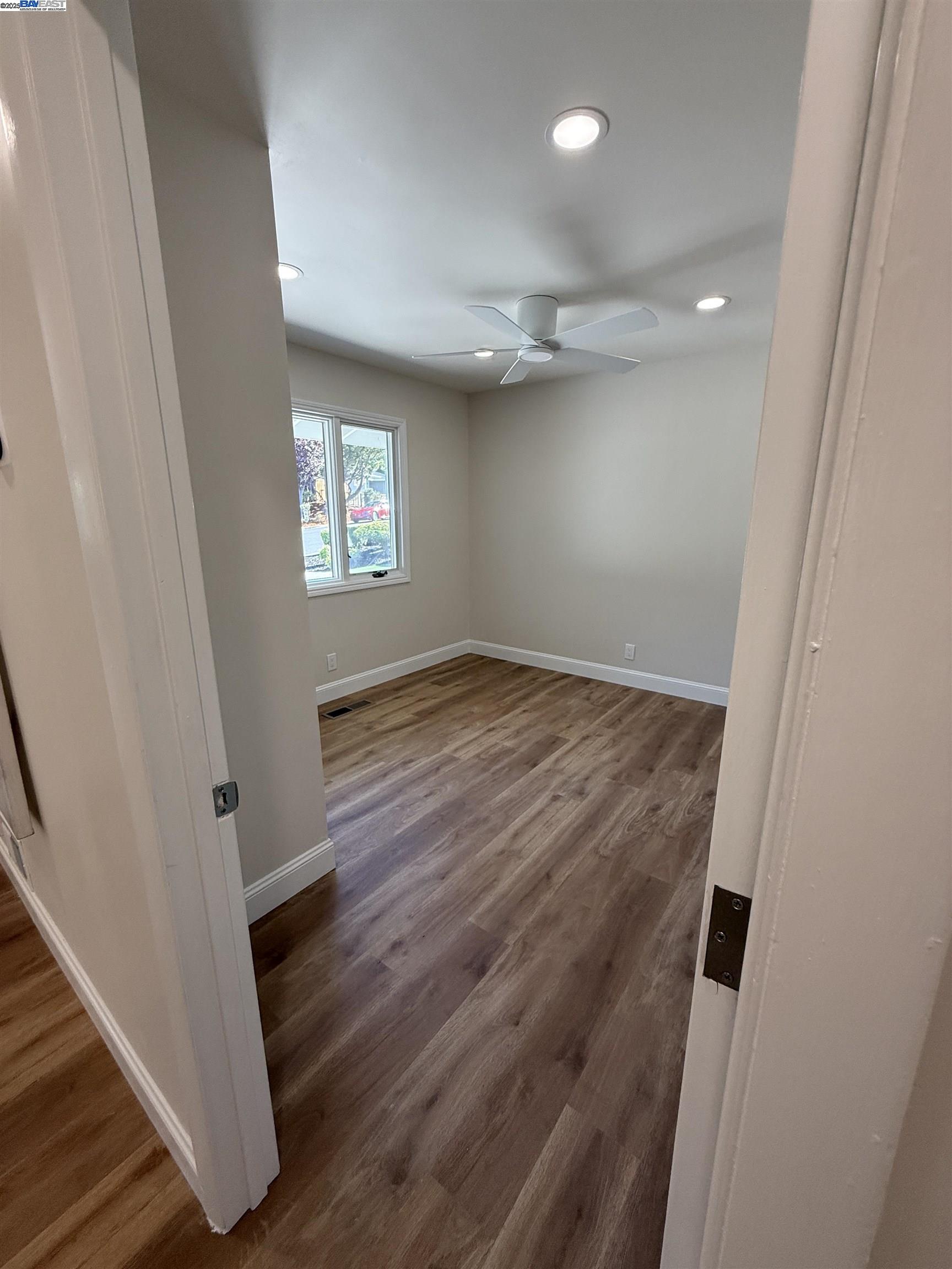 Detail Gallery Image 17 of 37 For 174 Town and Country Dr, Danville,  CA 94526 - 5 Beds | 2/1 Baths