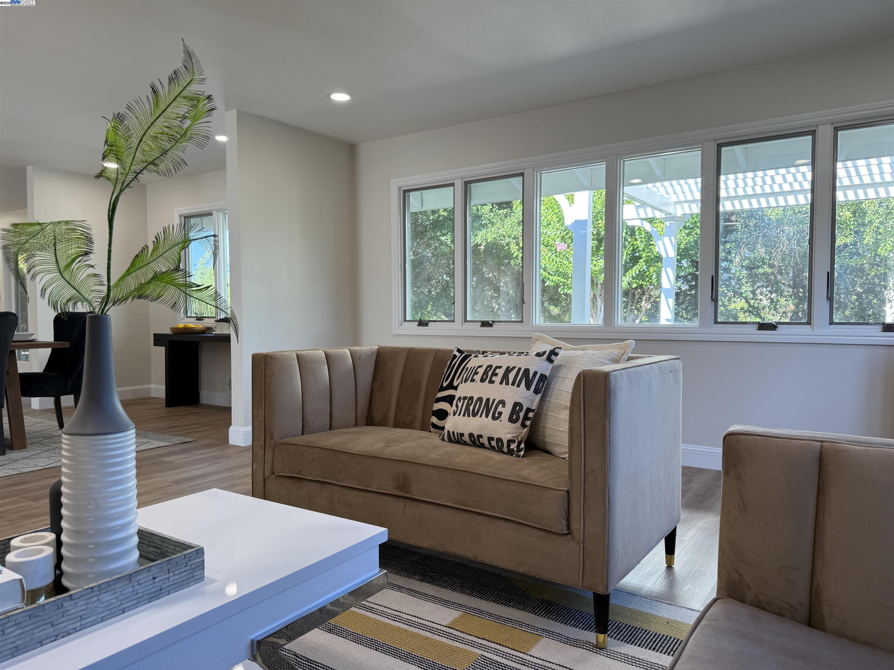 Detail Gallery Image 20 of 37 For 174 Town and Country Dr, Danville,  CA 94526 - 5 Beds | 2/1 Baths