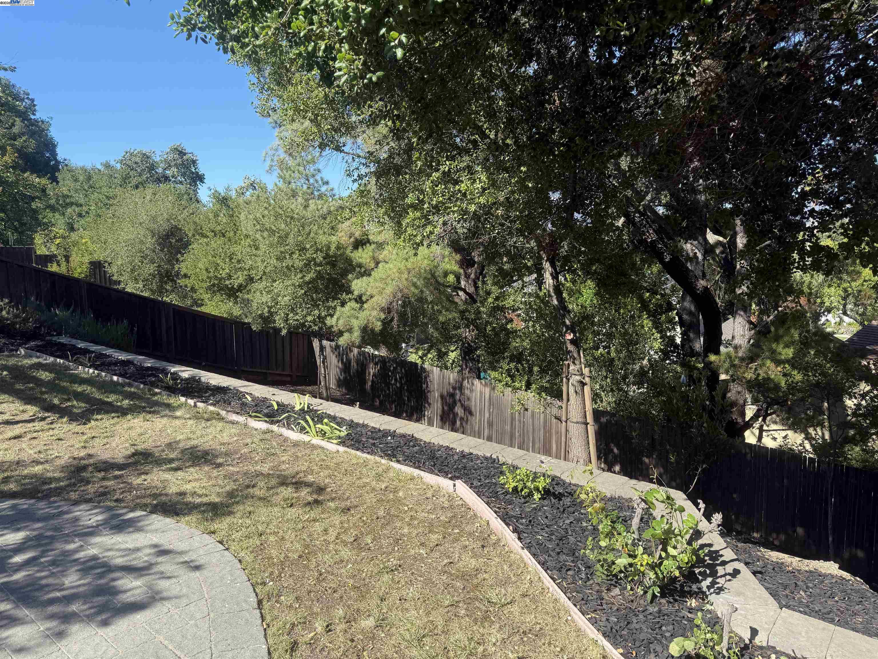 Detail Gallery Image 33 of 37 For 174 Town and Country Dr, Danville,  CA 94526 - 5 Beds | 2/1 Baths