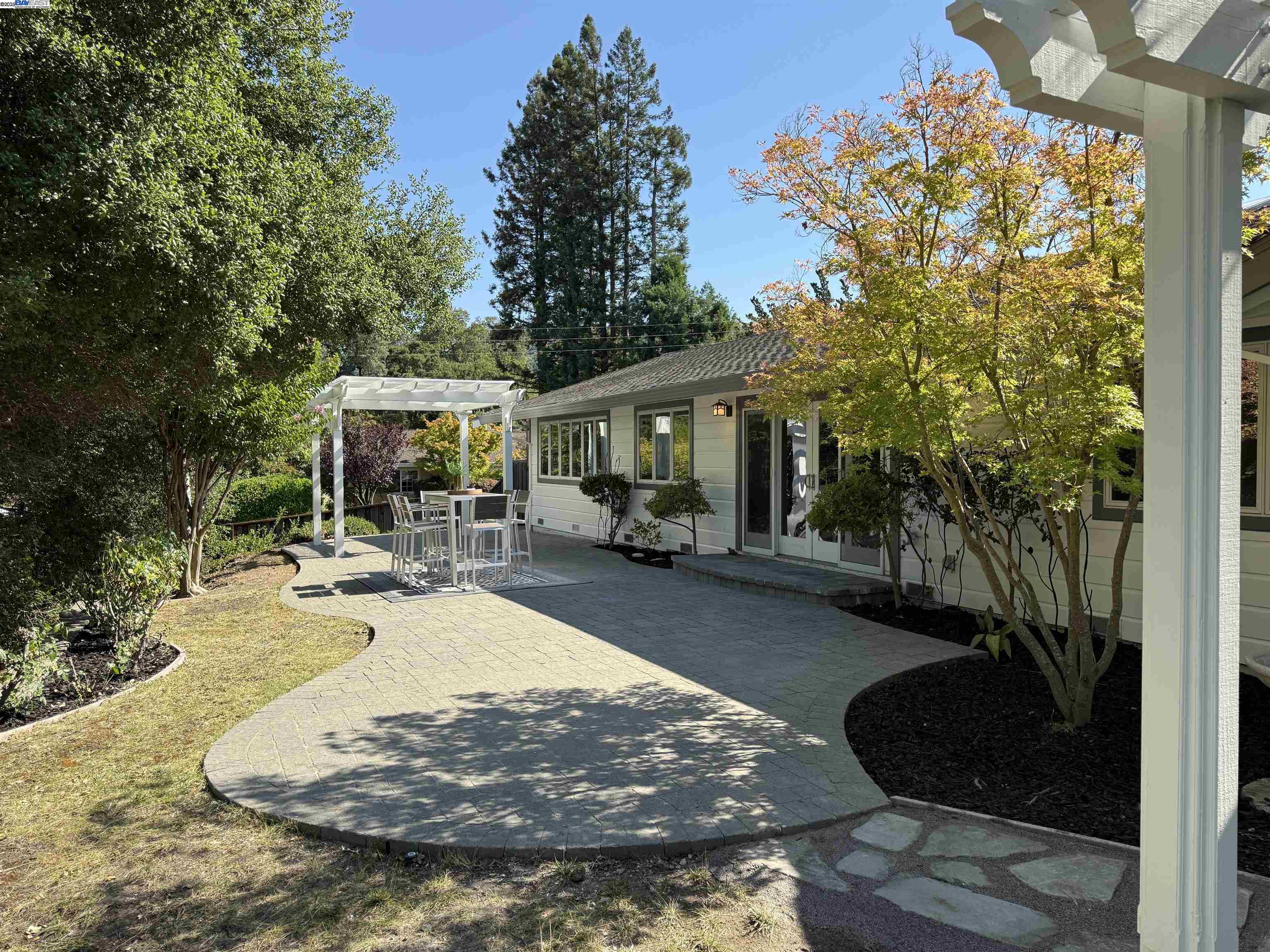 Detail Gallery Image 37 of 37 For 174 Town and Country Dr, Danville,  CA 94526 - 5 Beds | 2/1 Baths
