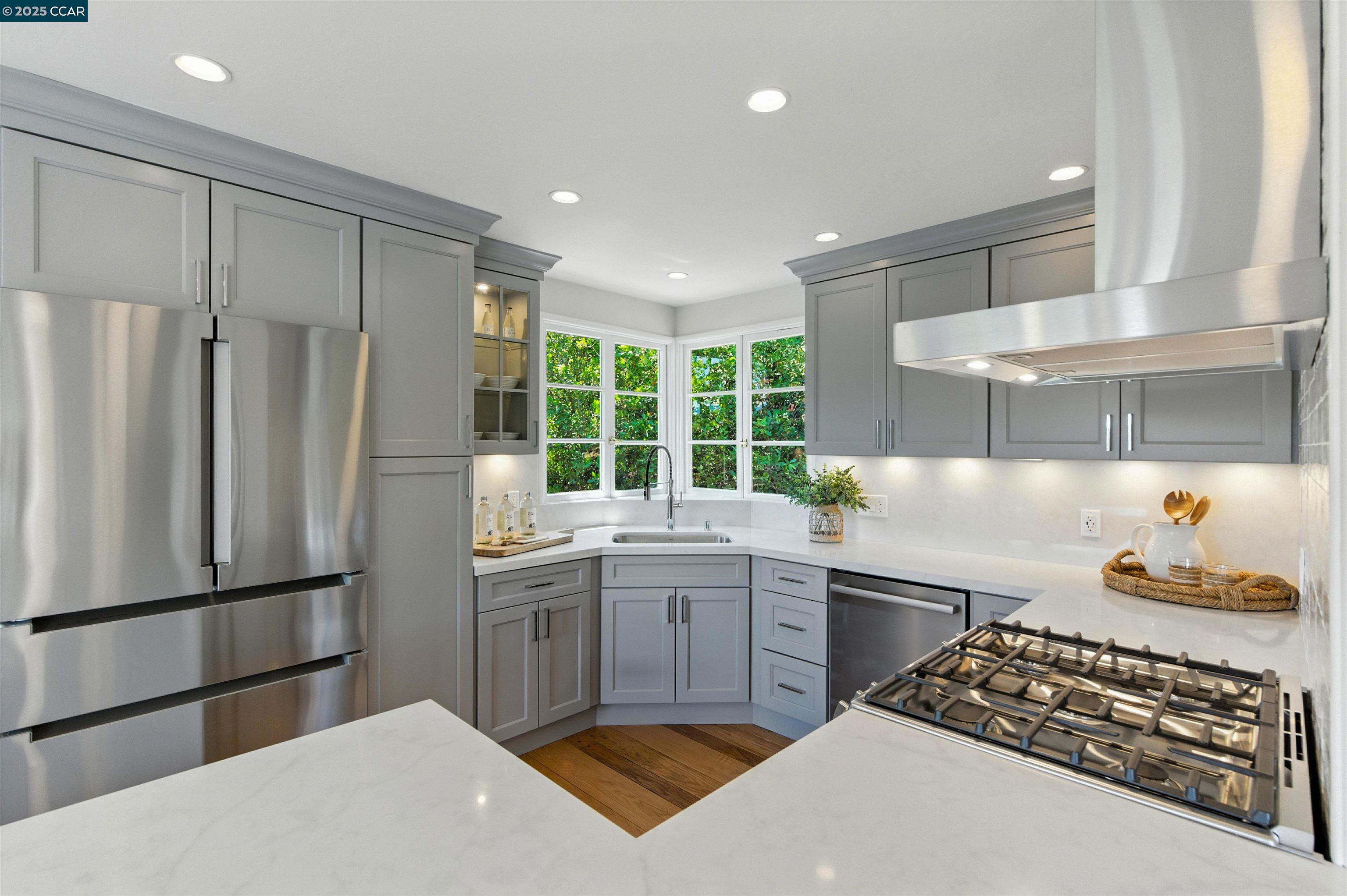 Detail Gallery Image 16 of 51 For 4 La Campana Rd, Orinda,  CA 94563 - 3 Beds | 2 Baths
