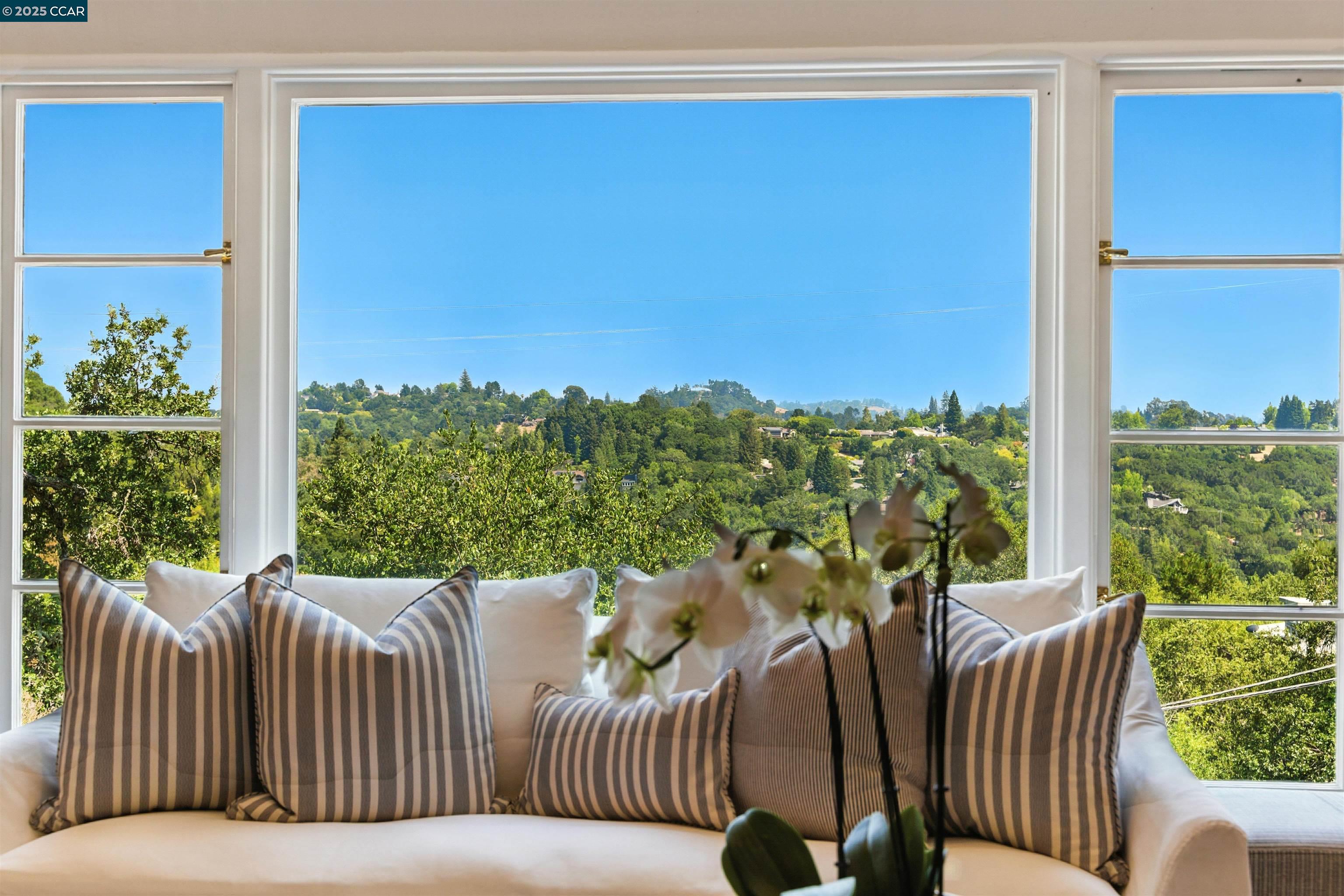 Detail Gallery Image 18 of 51 For 4 La Campana Rd, Orinda,  CA 94563 - 3 Beds | 2 Baths