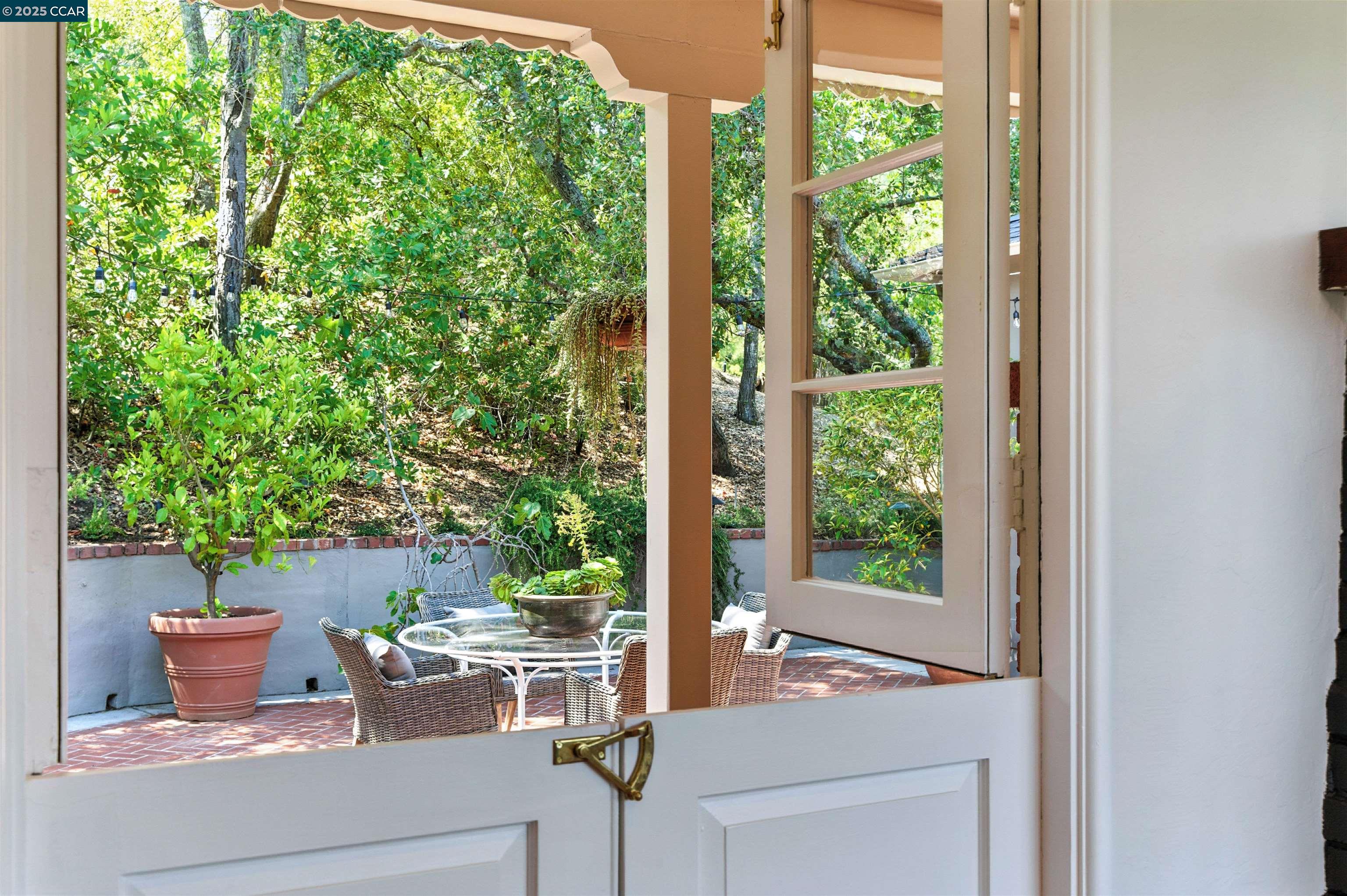 Detail Gallery Image 20 of 51 For 4 La Campana Rd, Orinda,  CA 94563 - 3 Beds | 2 Baths