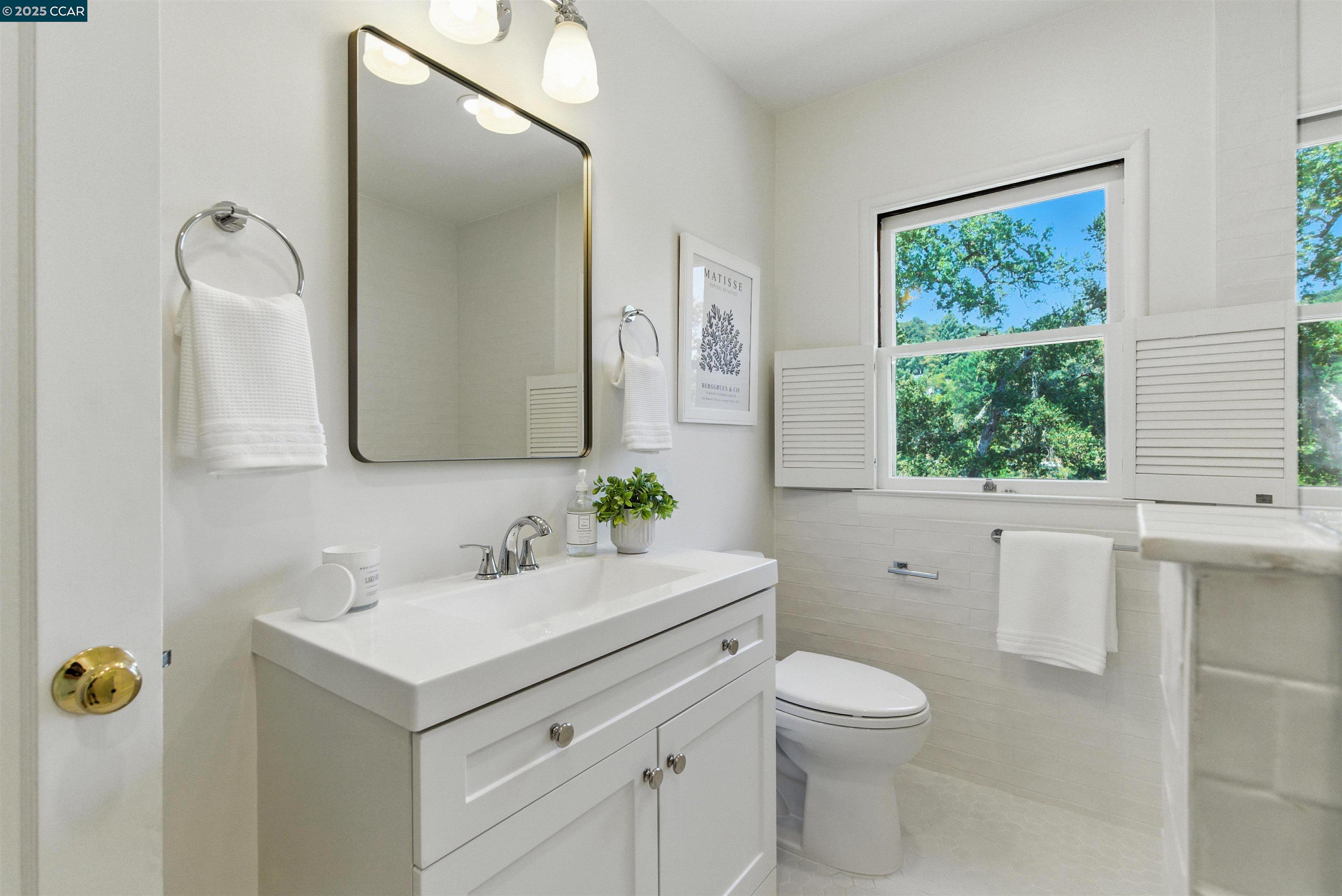 Detail Gallery Image 33 of 51 For 4 La Campana Rd, Orinda,  CA 94563 - 3 Beds | 2 Baths