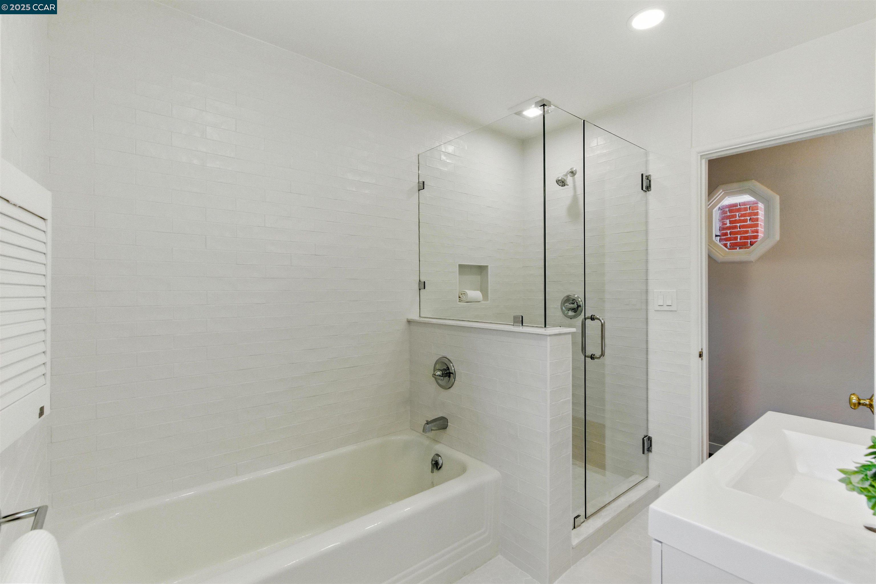 Detail Gallery Image 34 of 51 For 4 La Campana Rd, Orinda,  CA 94563 - 3 Beds | 2 Baths