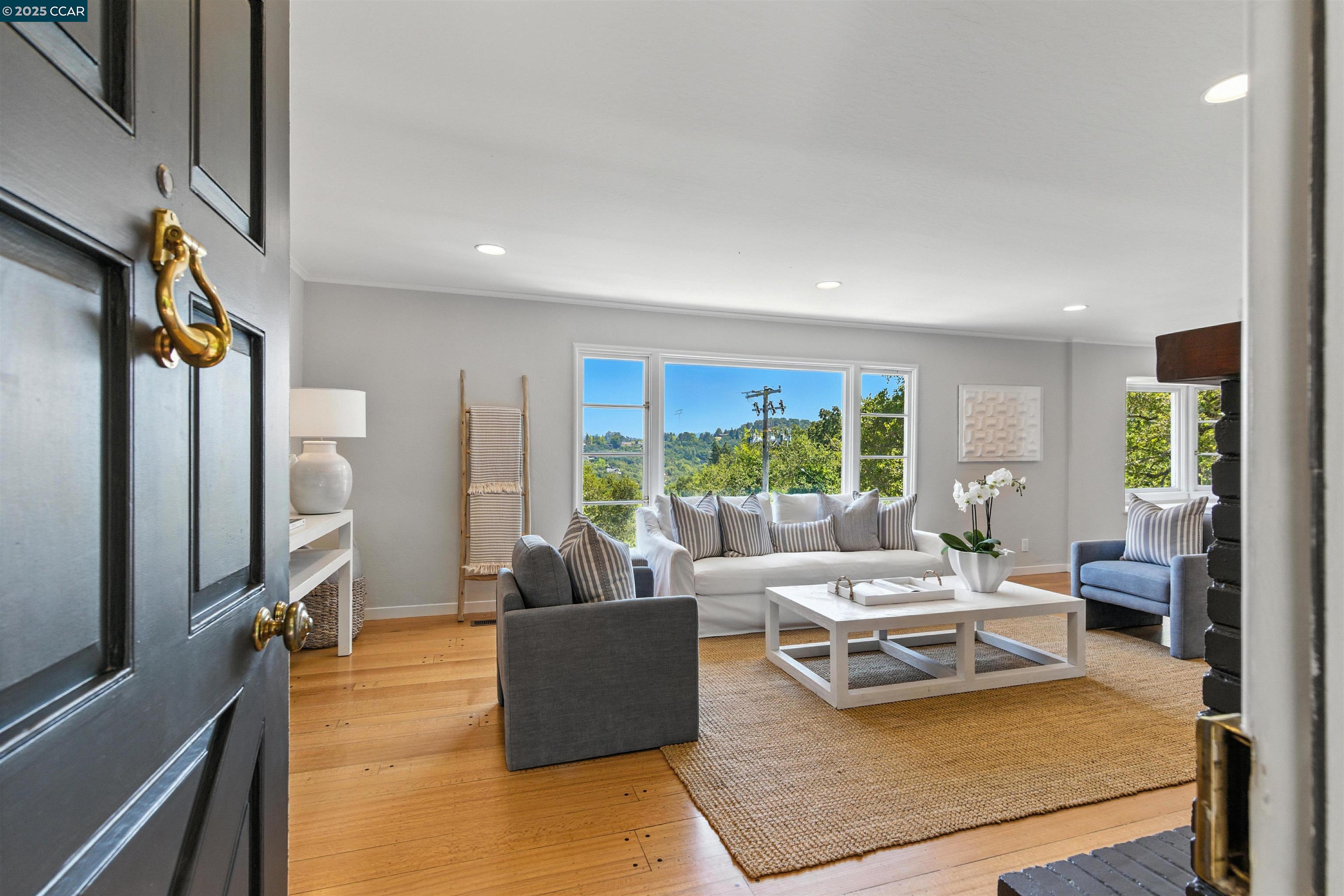 Detail Gallery Image 5 of 51 For 4 La Campana Rd, Orinda,  CA 94563 - 3 Beds | 2 Baths