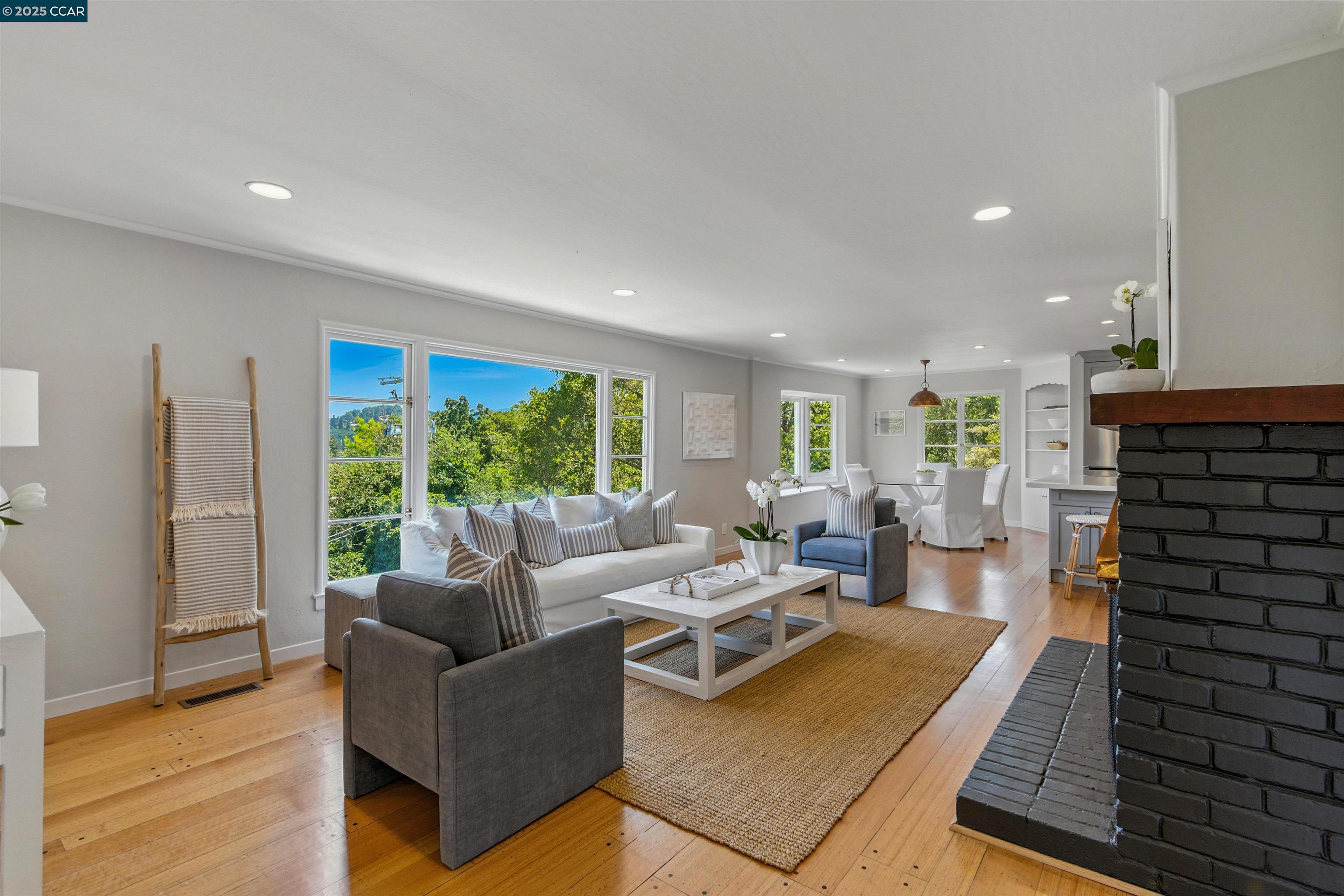 Detail Gallery Image 6 of 51 For 4 La Campana Rd, Orinda,  CA 94563 - 3 Beds | 2 Baths