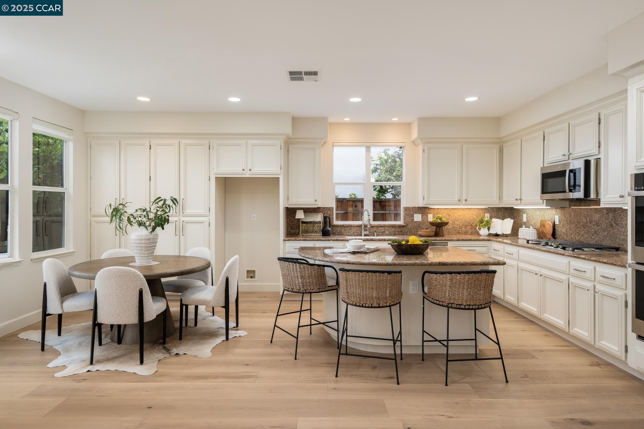 Detail Gallery Image 16 of 46 For 9356 Mediar Dr, San Ramon,  CA 94582 - 6 Beds | 3 Baths