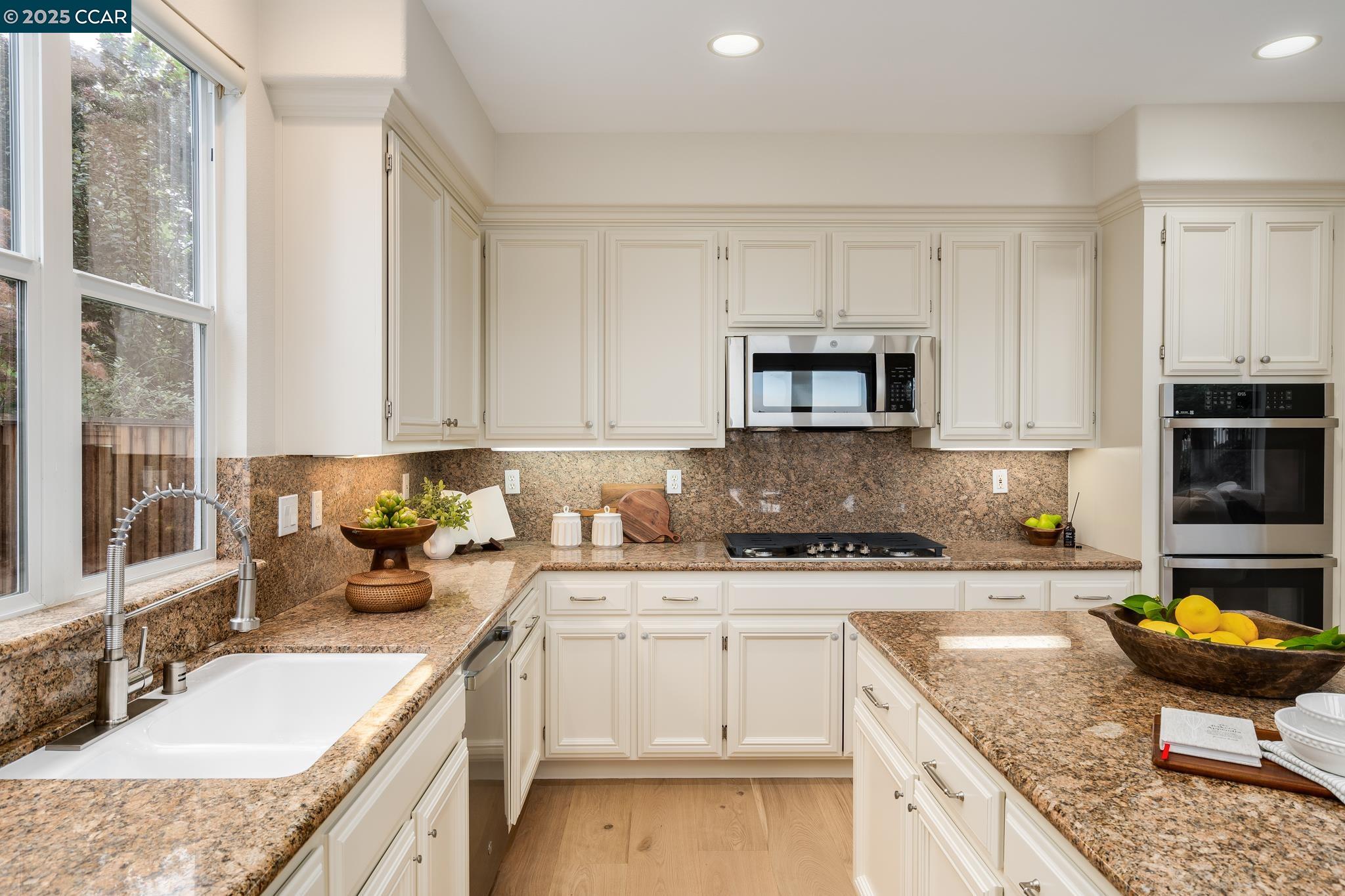 Detail Gallery Image 17 of 46 For 9356 Mediar Dr, San Ramon,  CA 94582 - 6 Beds | 3 Baths