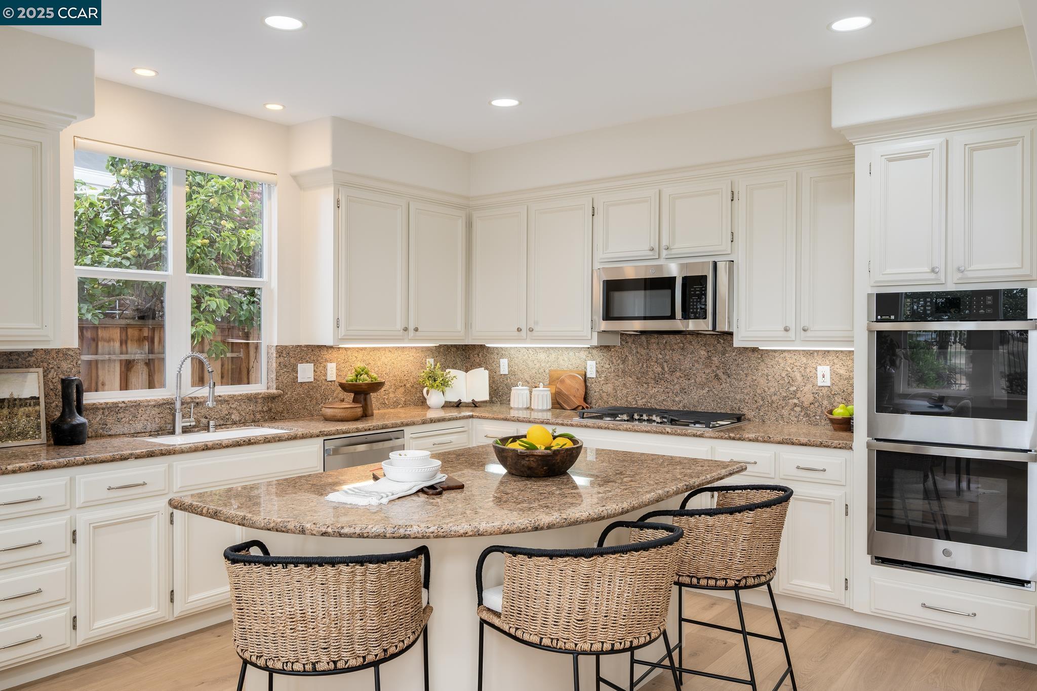 Detail Gallery Image 18 of 46 For 9356 Mediar Dr, San Ramon,  CA 94582 - 6 Beds | 3 Baths