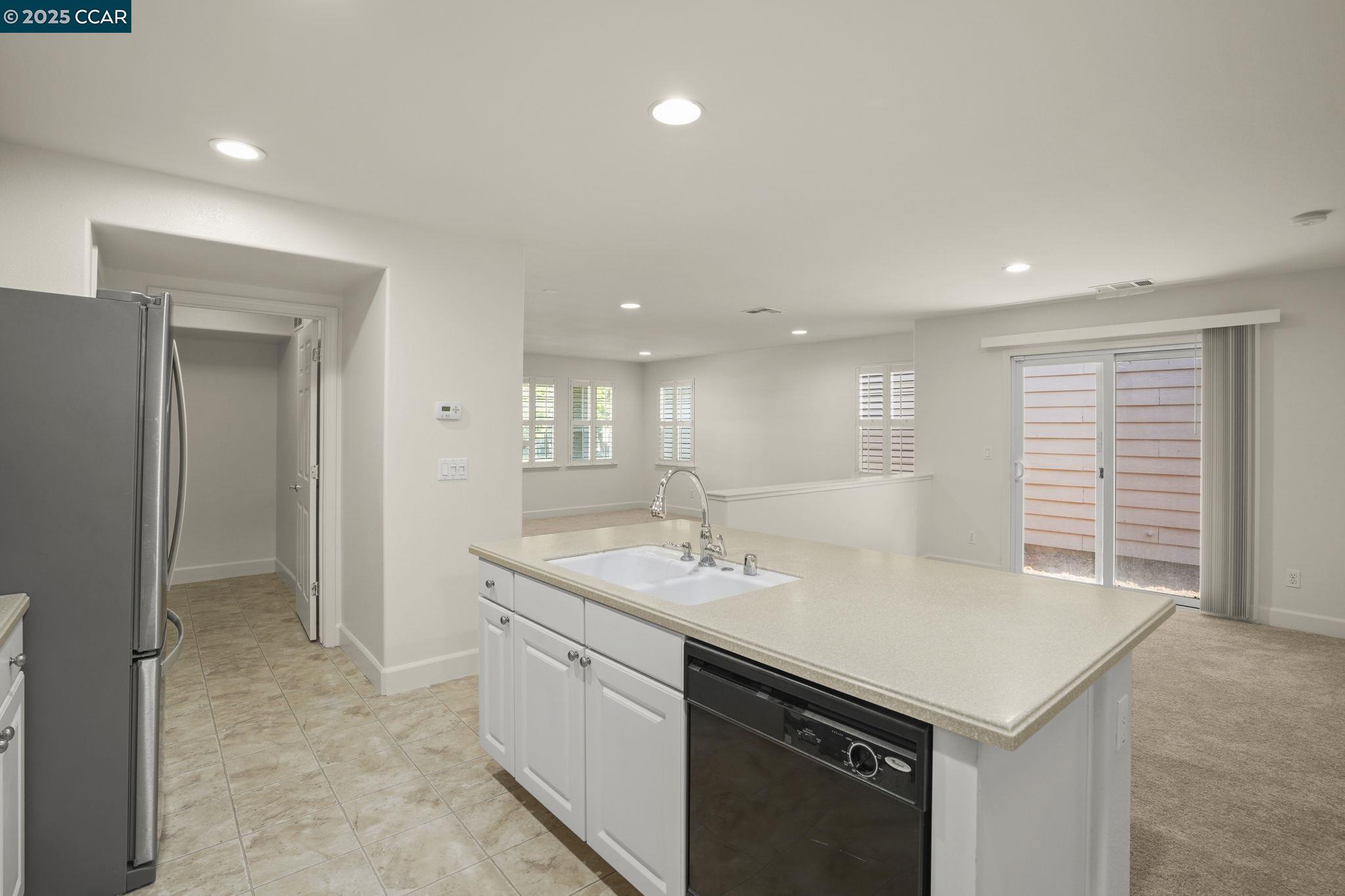 Detail Gallery Image 12 of 27 For 192 Jupiter Ct, Pittsburg,  CA 94565 - 3 Beds | 2/1 Baths