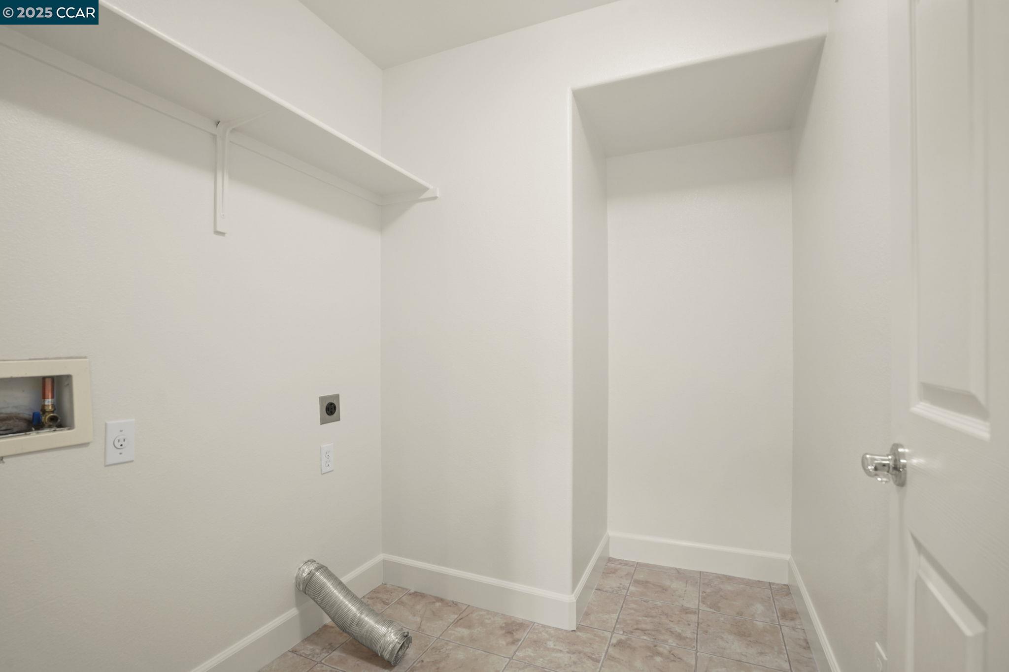 Detail Gallery Image 23 of 27 For 192 Jupiter Ct, Pittsburg,  CA 94565 - 3 Beds | 2/1 Baths