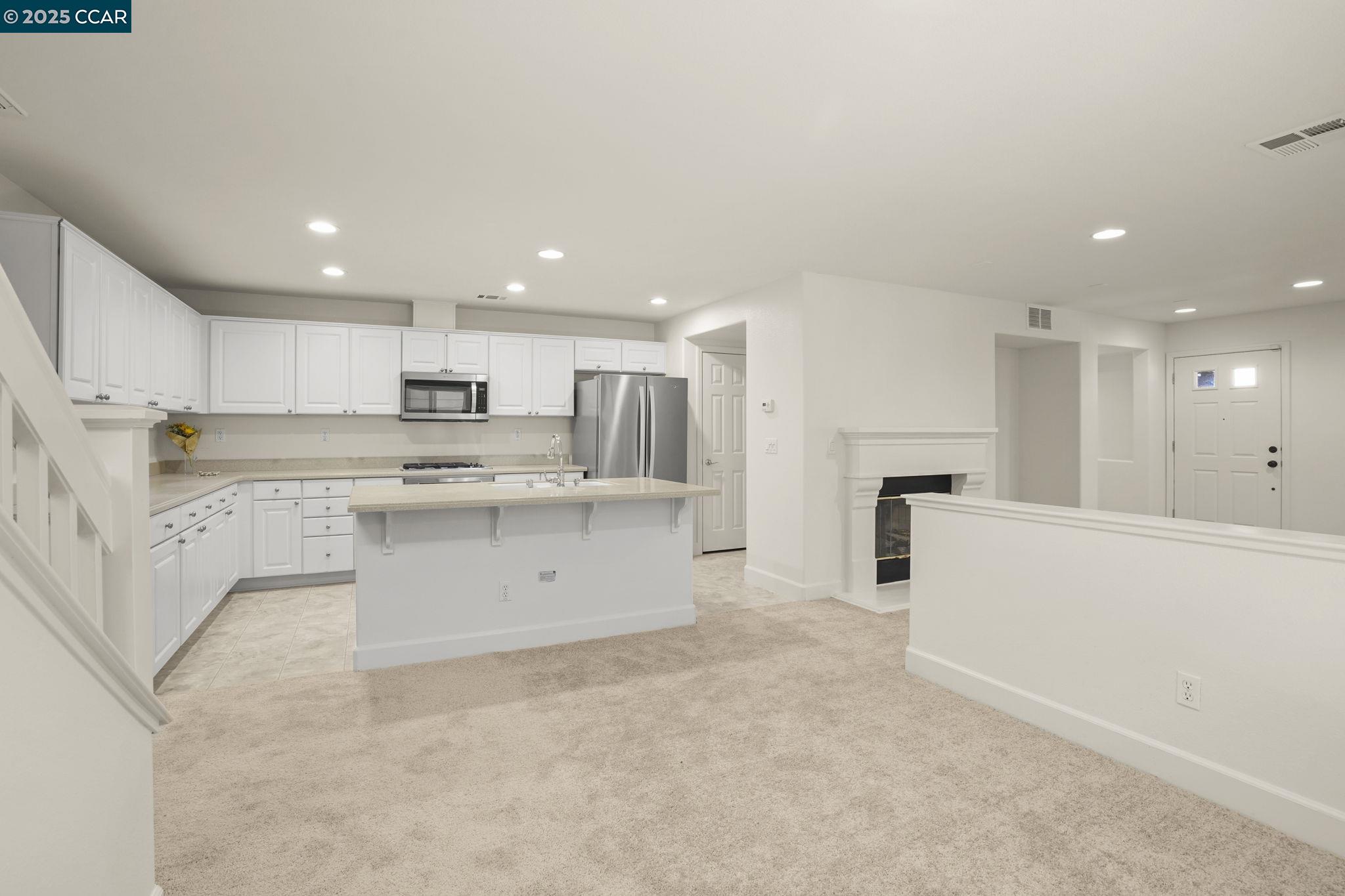 Detail Gallery Image 9 of 27 For 192 Jupiter Ct, Pittsburg,  CA 94565 - 3 Beds | 2/1 Baths