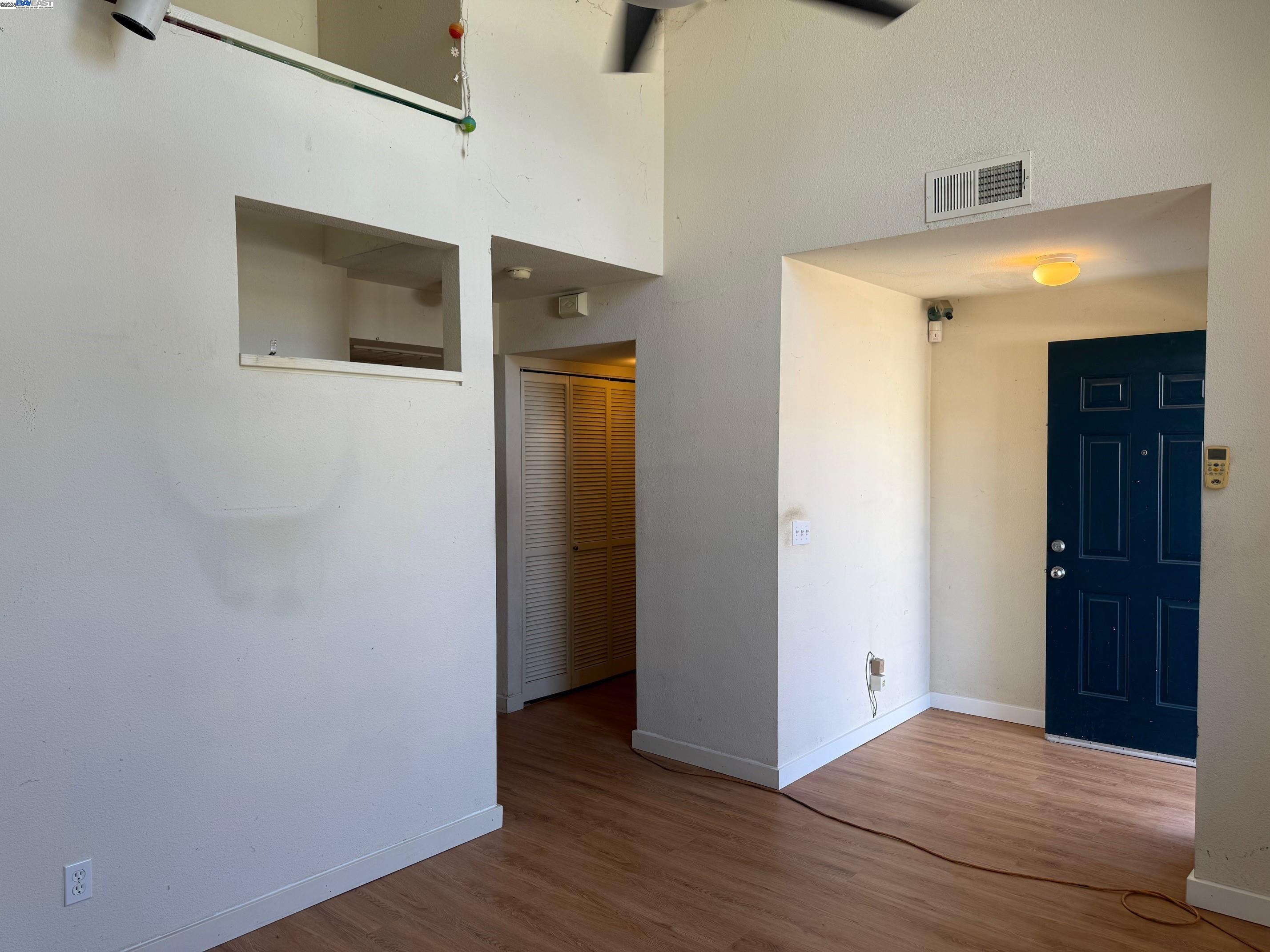 Detail Gallery Image 11 of 26 For 2438 Savannah Court, Oakland,  CA 94603 - 3 Beds | 2 Baths
