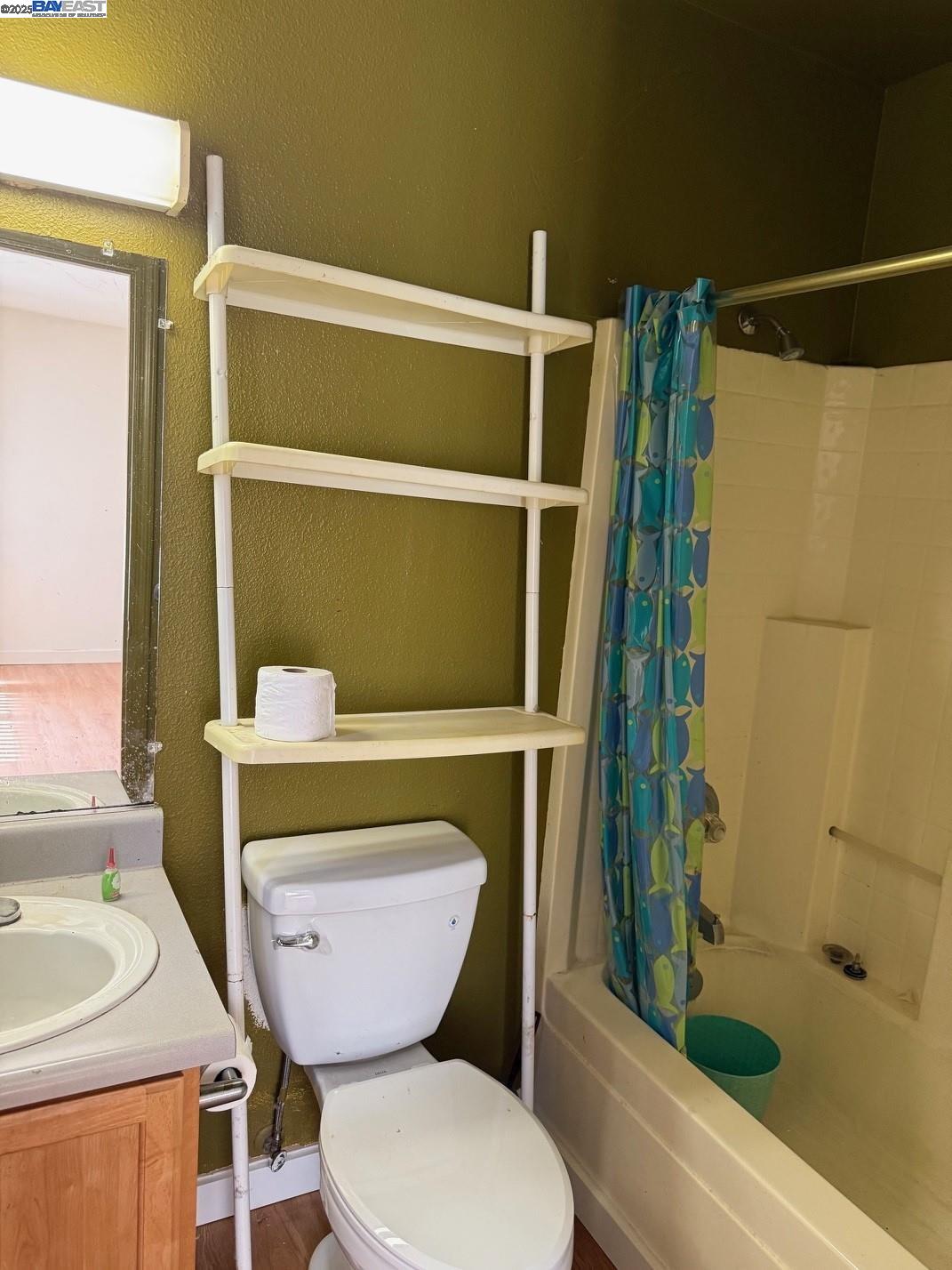 Detail Gallery Image 12 of 26 For 2438 Savannah Court, Oakland,  CA 94603 - 3 Beds | 2 Baths