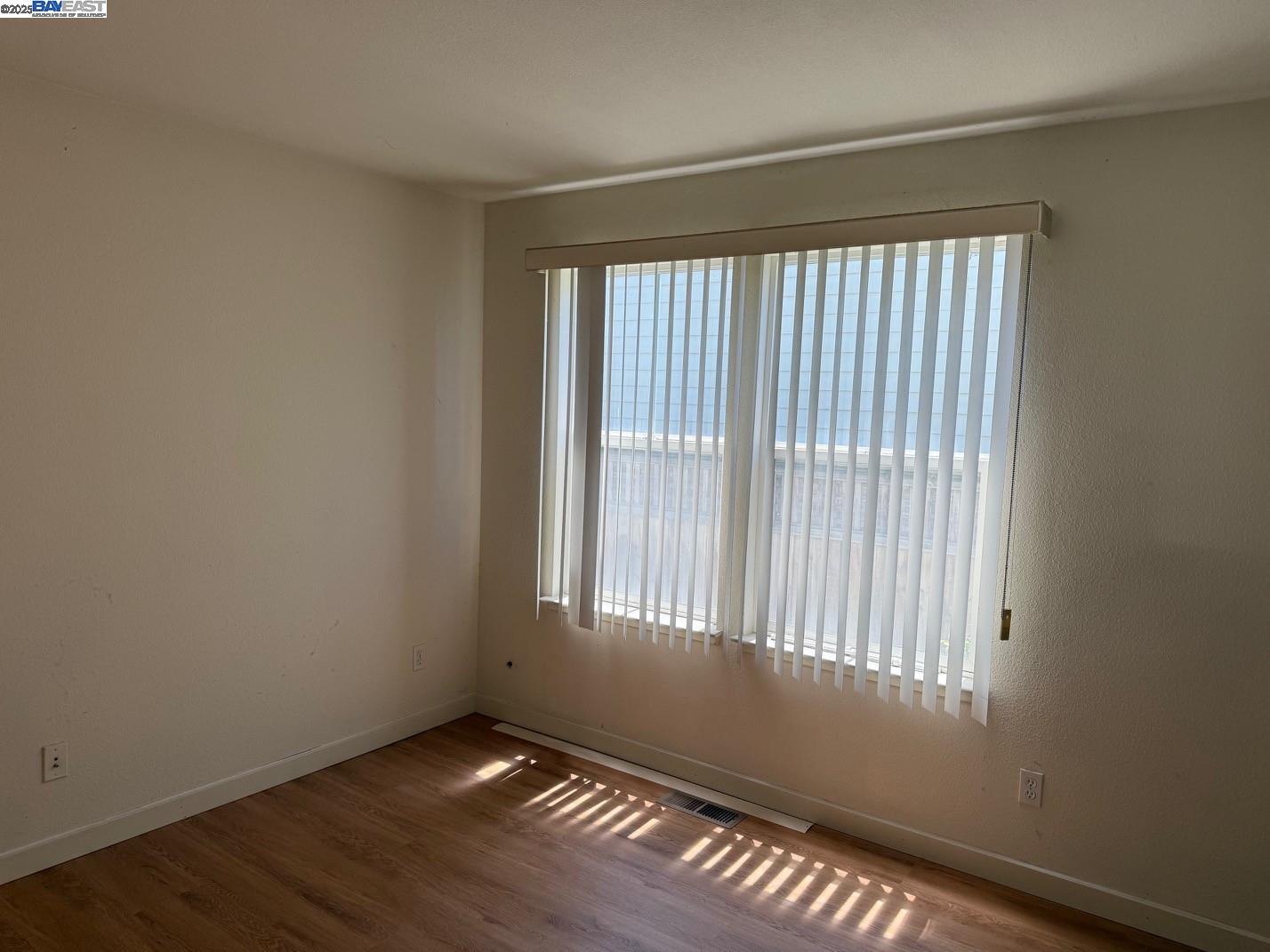 Detail Gallery Image 16 of 26 For 2438 Savannah Court, Oakland,  CA 94603 - 3 Beds | 2 Baths