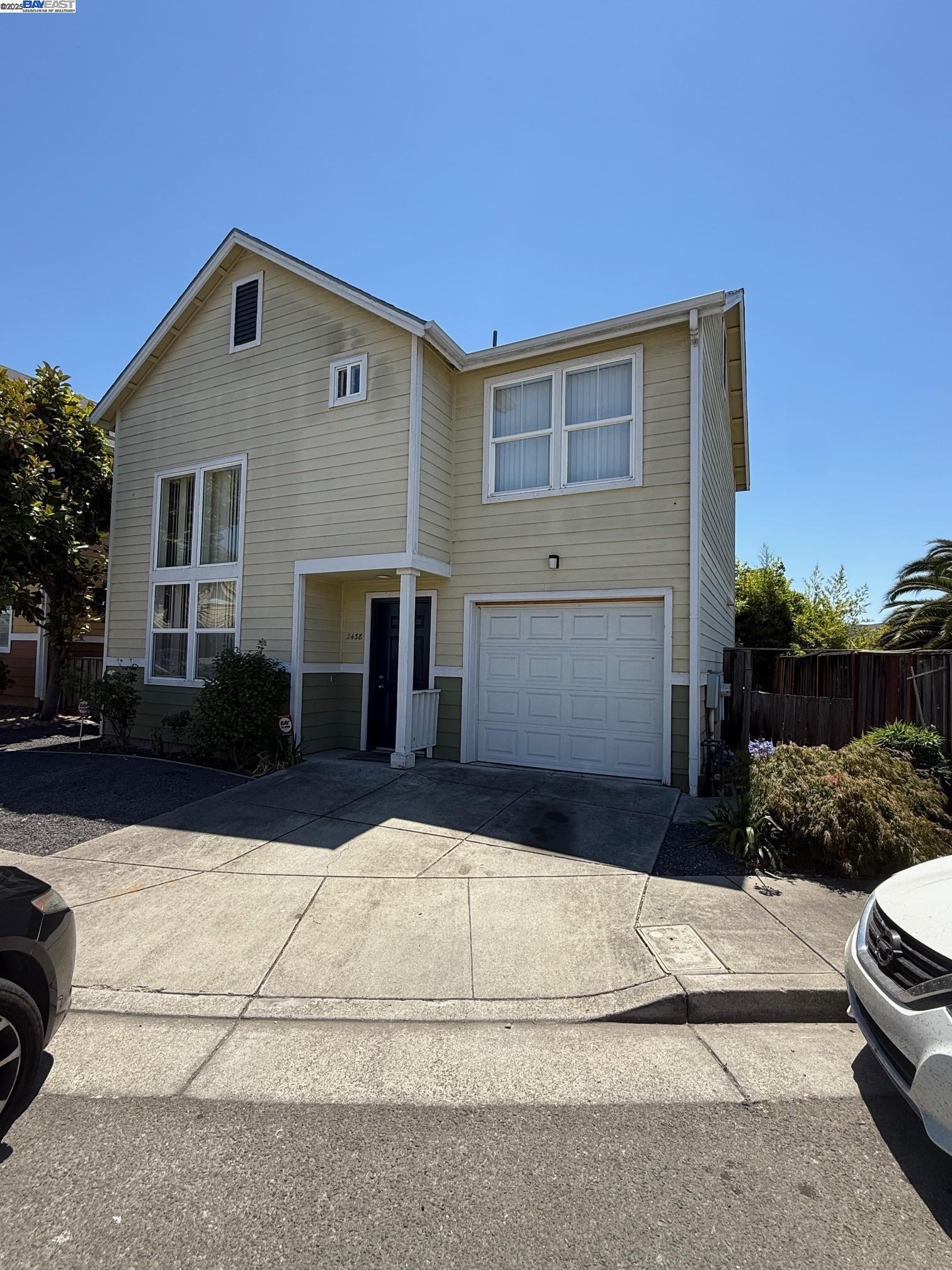 Detail Gallery Image 3 of 26 For 2438 Savannah Court, Oakland,  CA 94603 - 3 Beds | 2 Baths