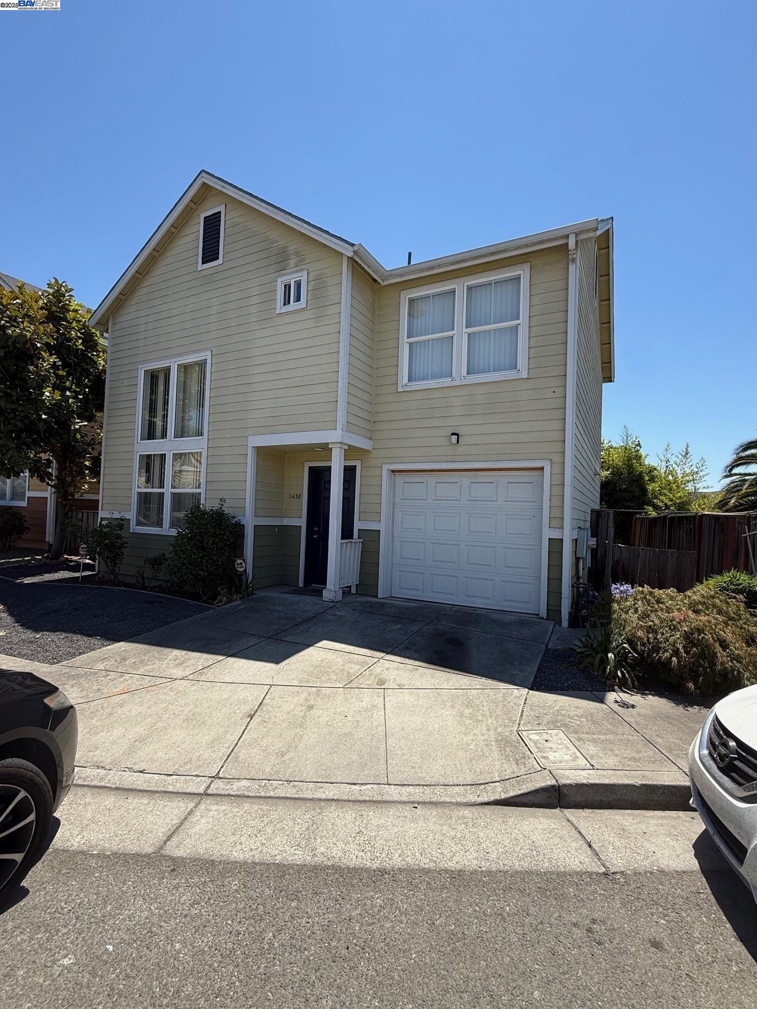 Detail Gallery Image 4 of 26 For 2438 Savannah Court, Oakland,  CA 94603 - 3 Beds | 2 Baths