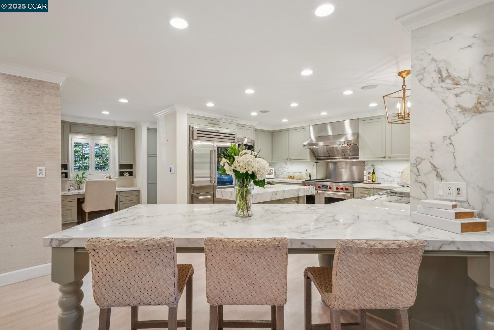 Detail Gallery Image 12 of 29 For 1102 Carolyn Ave, San Jose,  CA 95125 - 4 Beds | 2/1 Baths