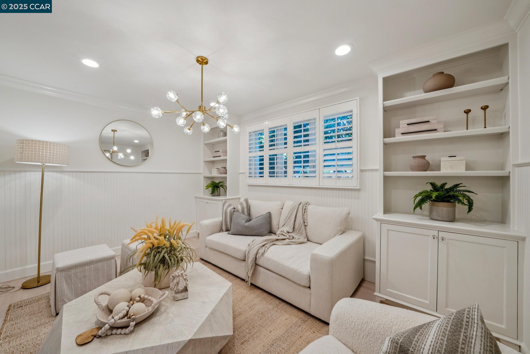 Detail Gallery Image 14 of 29 For 1102 Carolyn Ave, San Jose,  CA 95125 - 4 Beds | 2/1 Baths