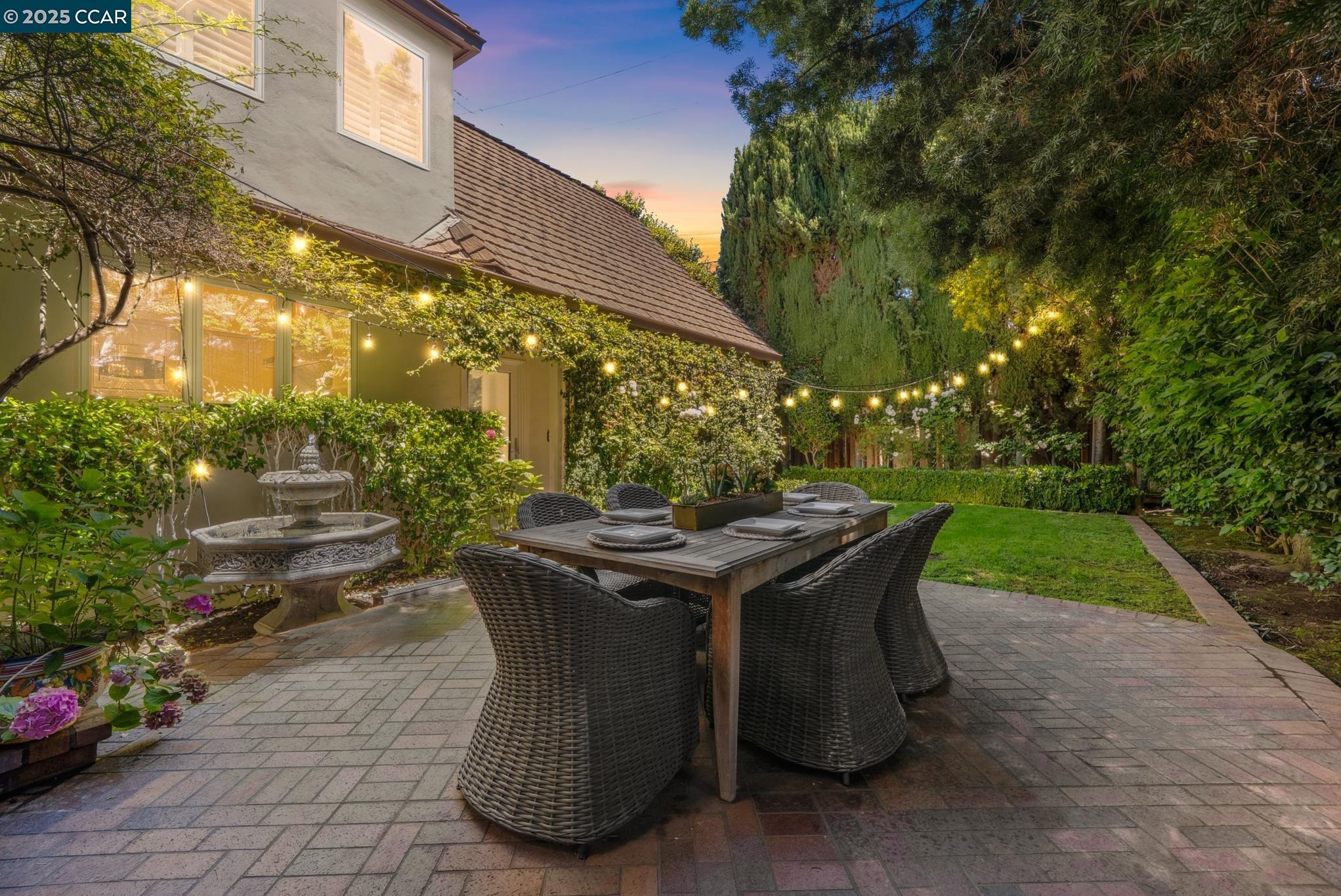 Detail Gallery Image 25 of 29 For 1102 Carolyn Ave, San Jose,  CA 95125 - 4 Beds | 2/1 Baths